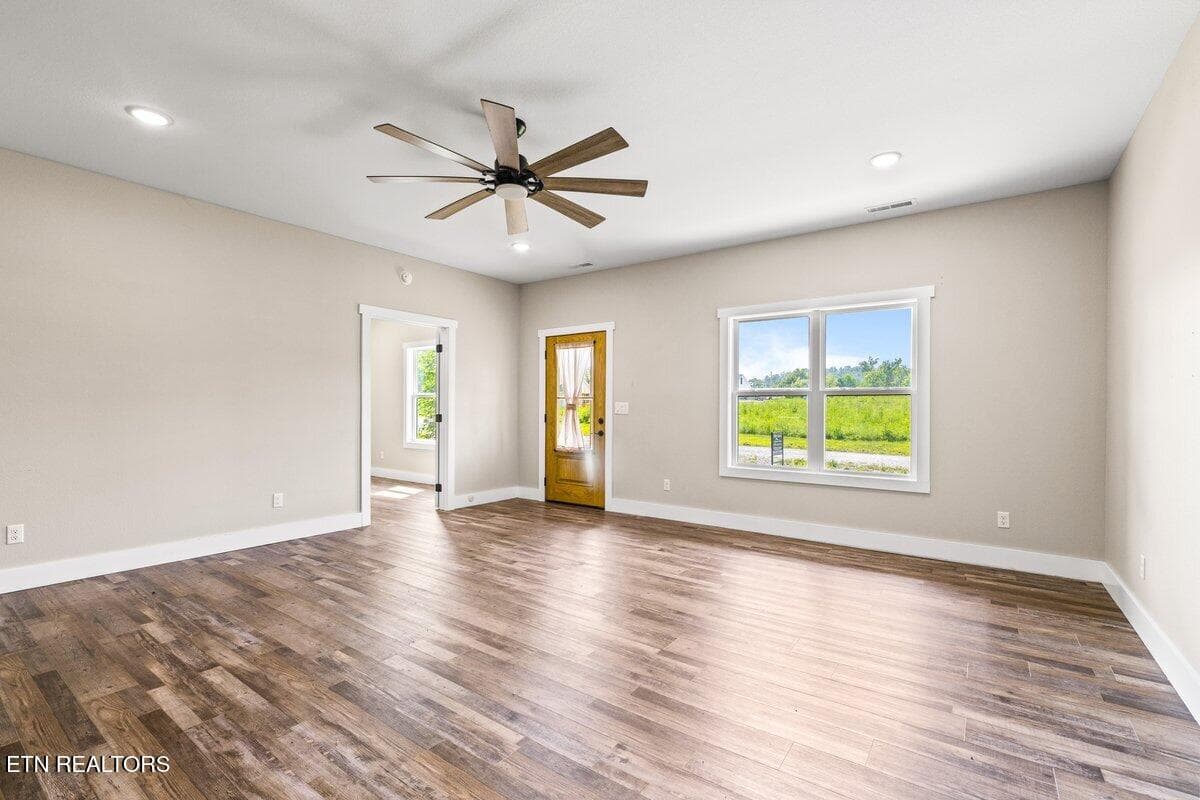 260 Hemlock Spgs Dr 18 - 260 Hemlock Springs Drive, Helenwood, TN 37755