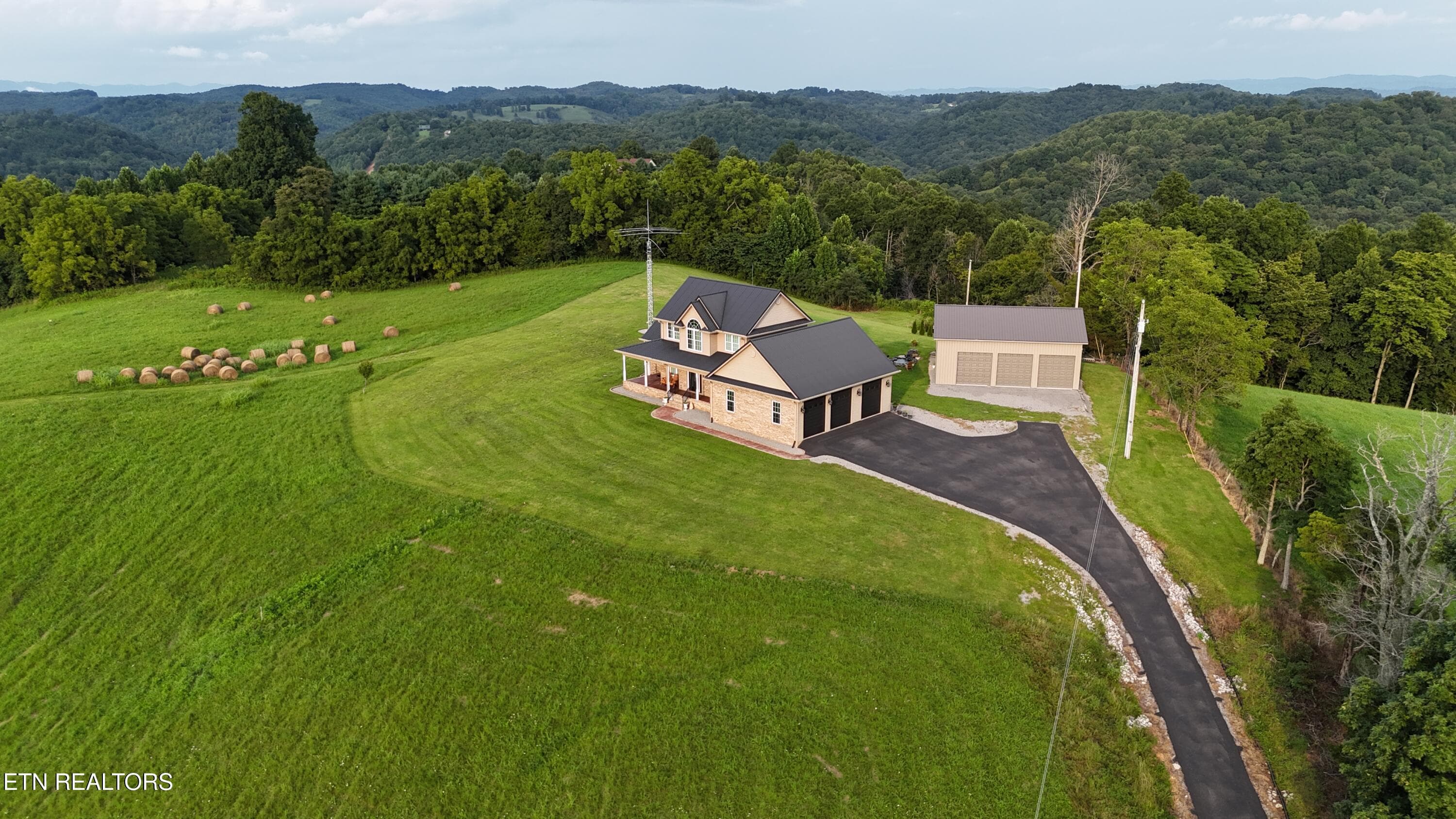 dji_fly_20260813_190210_0005_17866628099 - 317 Oak Grove Rd, Harrogate, TN 37752