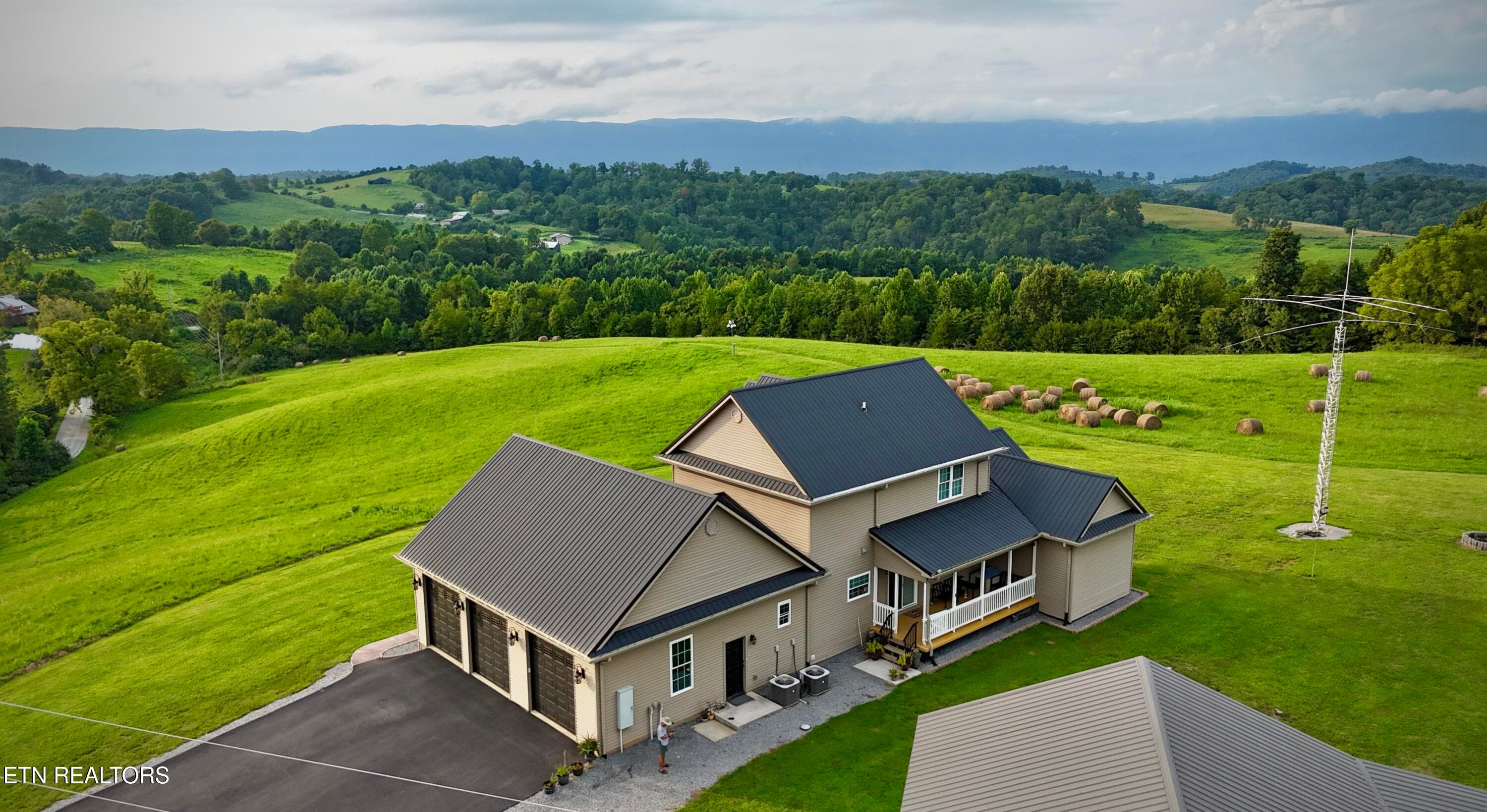 dji_fly_20260813_190056_0003_17866628094 - 317 Oak Grove Rd, Harrogate, TN 37752