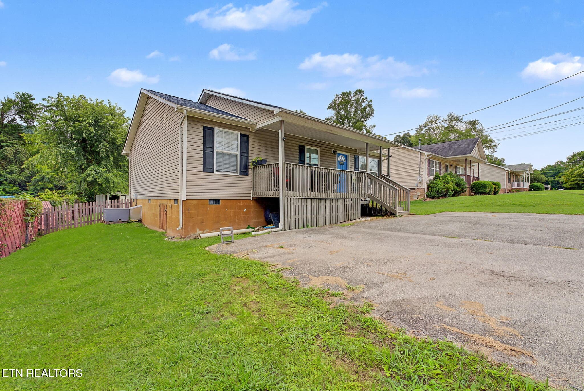3910 Oakland Drive, Knoxville, TN 37918