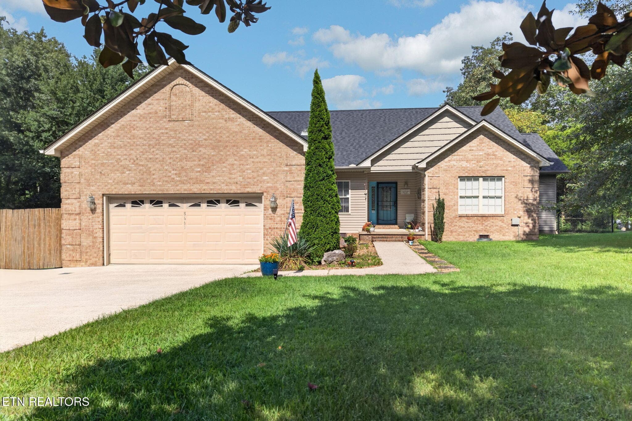 8661 Cherokee Tr, Crossville, TN 38572