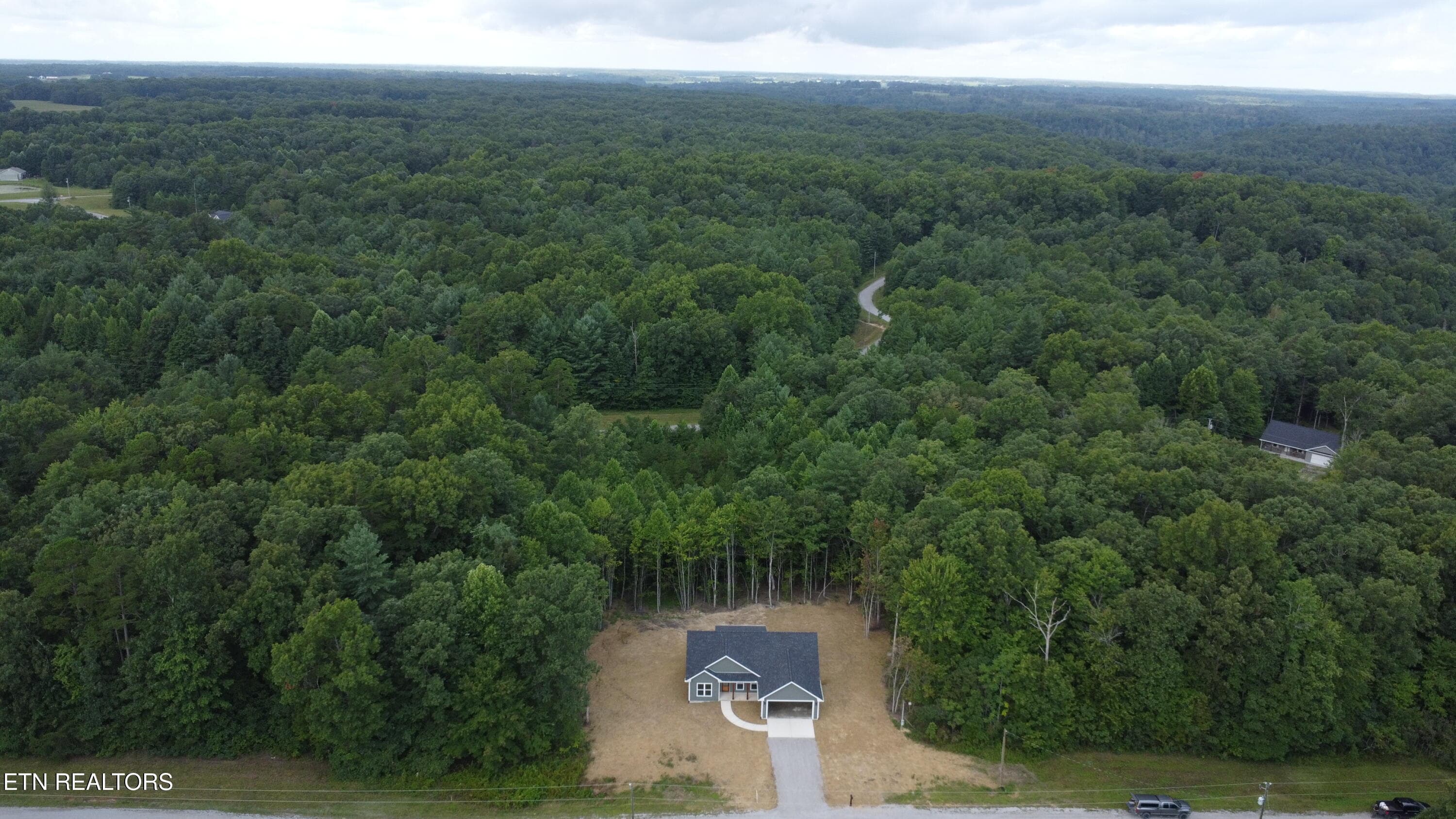 dji_fly_20260812_111740_101_178655159040 - 843 Dulog Tr, Jamestown, TN 38556