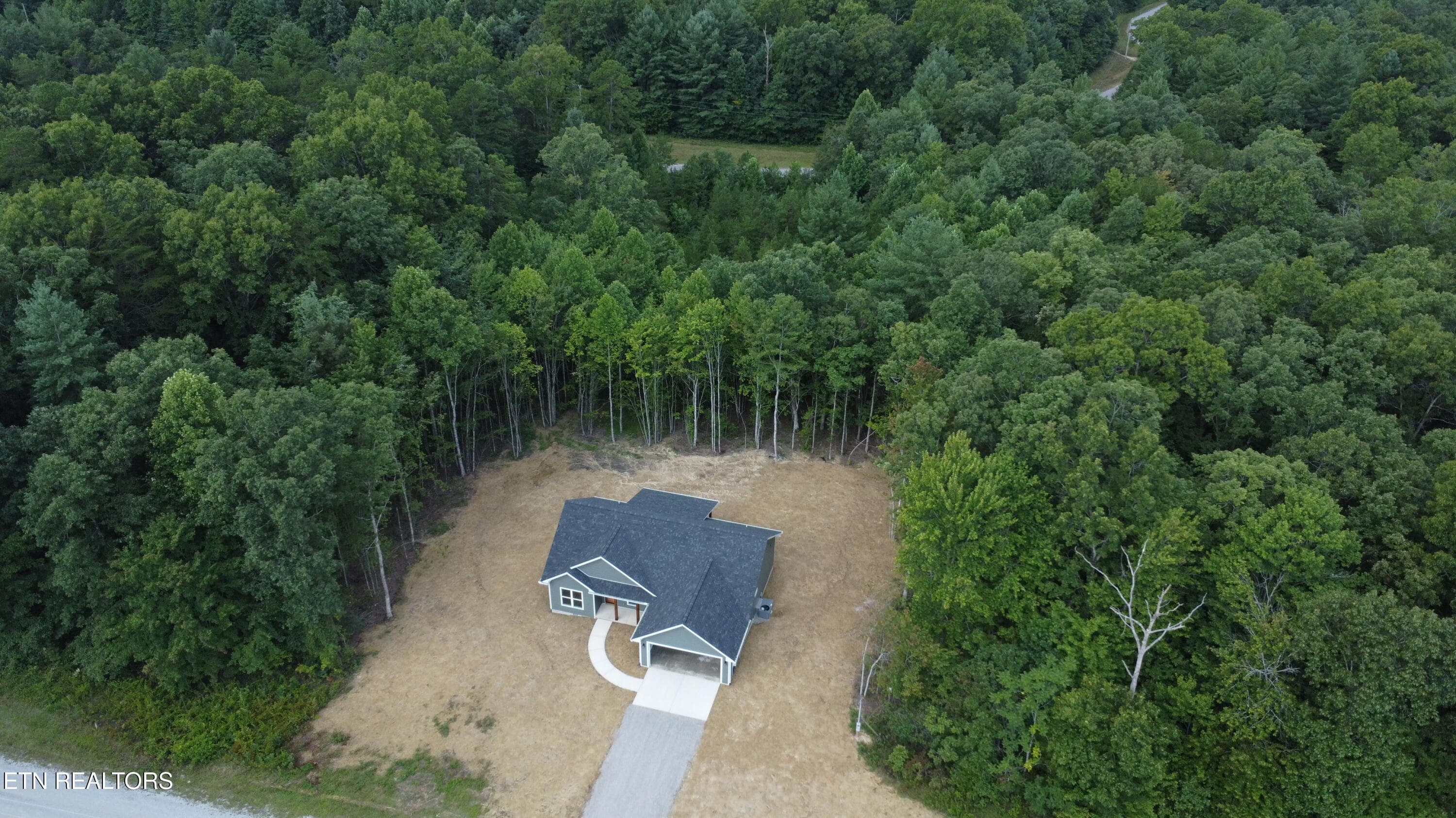 dji_fly_20260812_111708_99_1786551452141 - 843 Dulog Tr, Jamestown, TN 38556