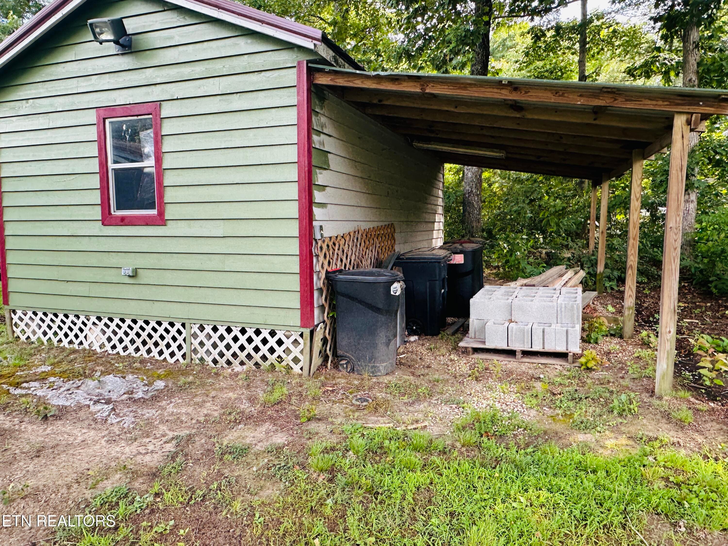 Outbuilding 1 back side - 211 Walton Lane Lane, Monterey, TN 38574