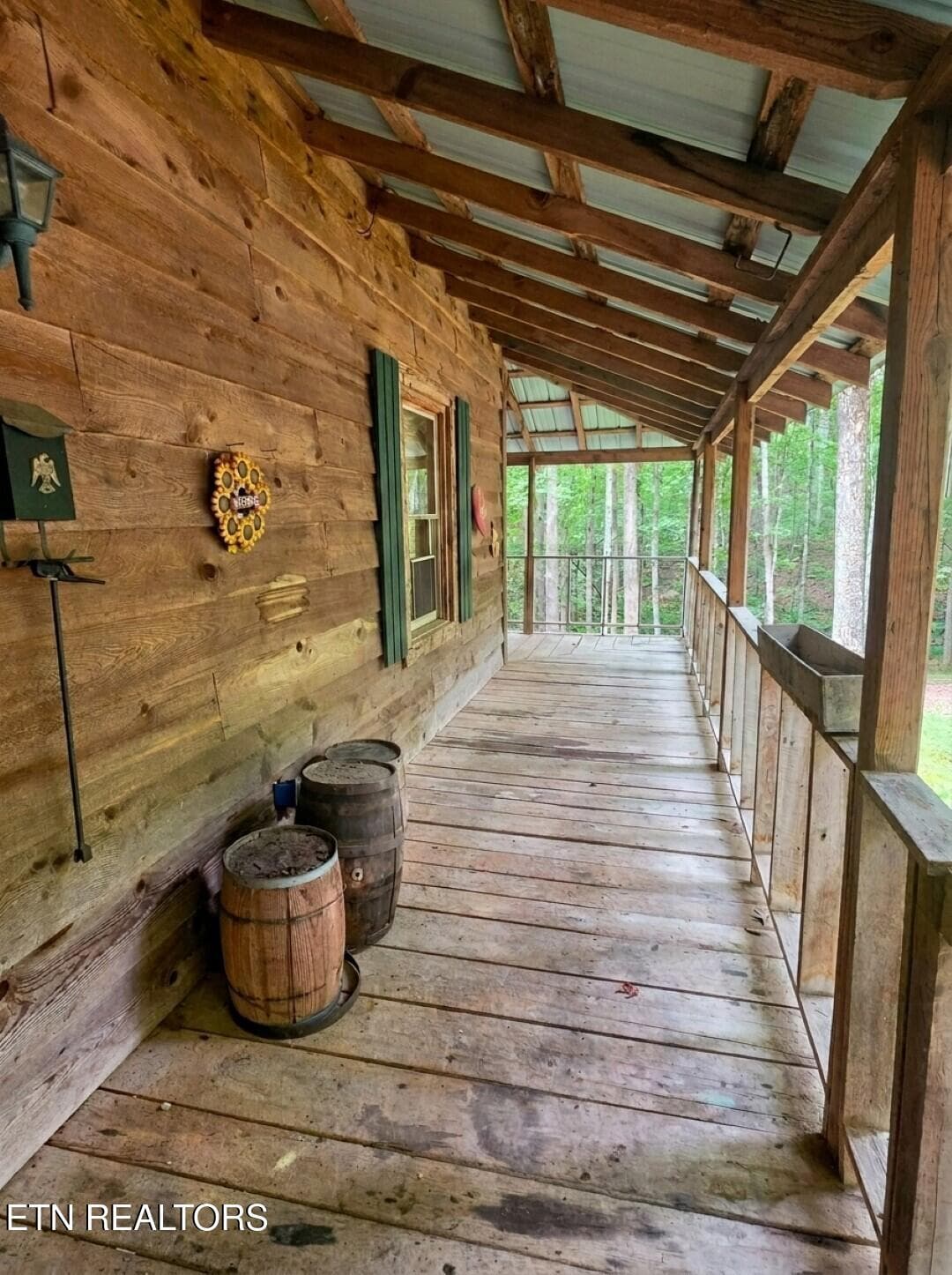 Porch - 301 Joe Barnett Rd, Jamestown, TN 38556