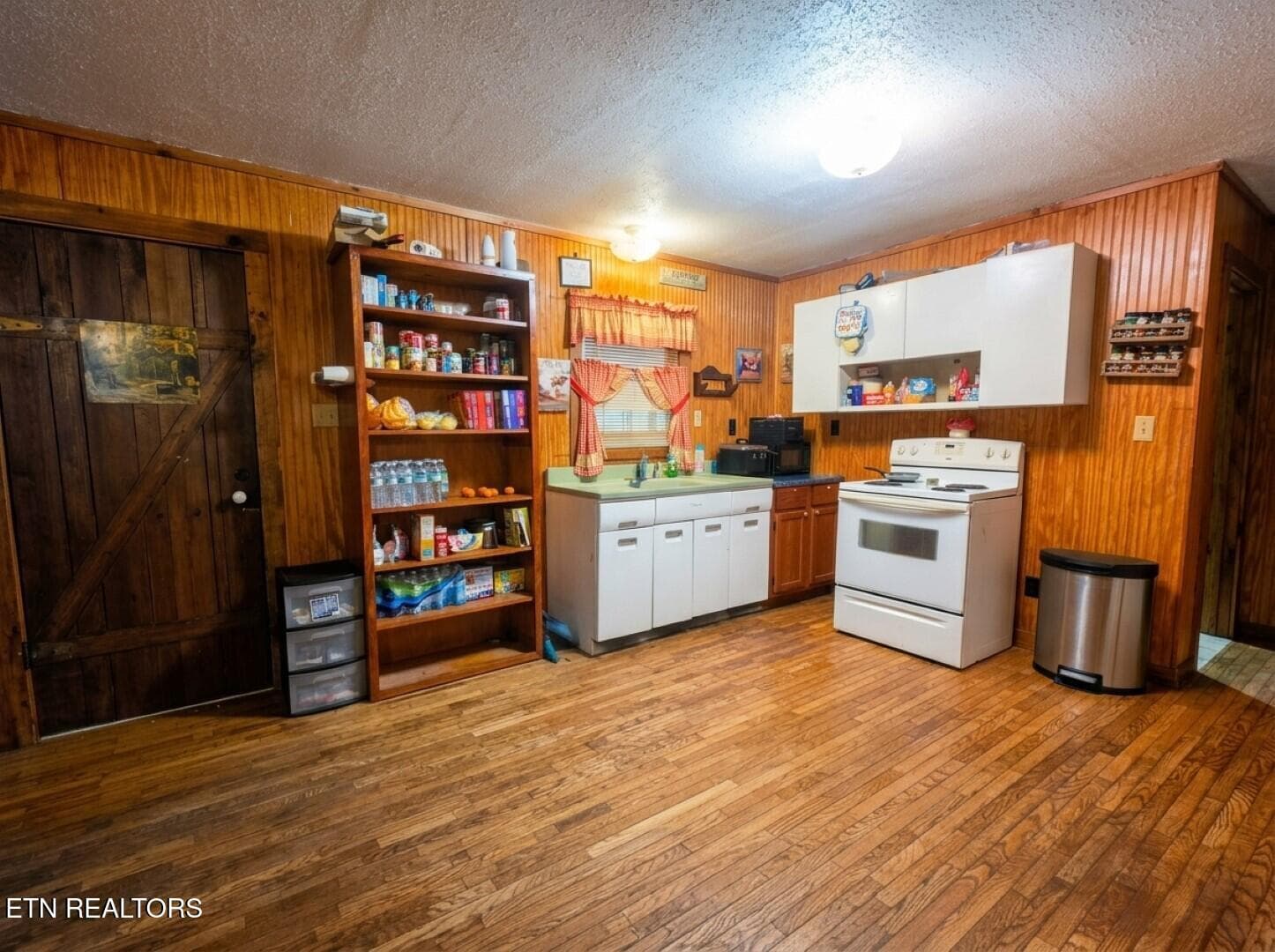 Kitchen - 301 Joe Barnett Rd, Jamestown, TN 38556