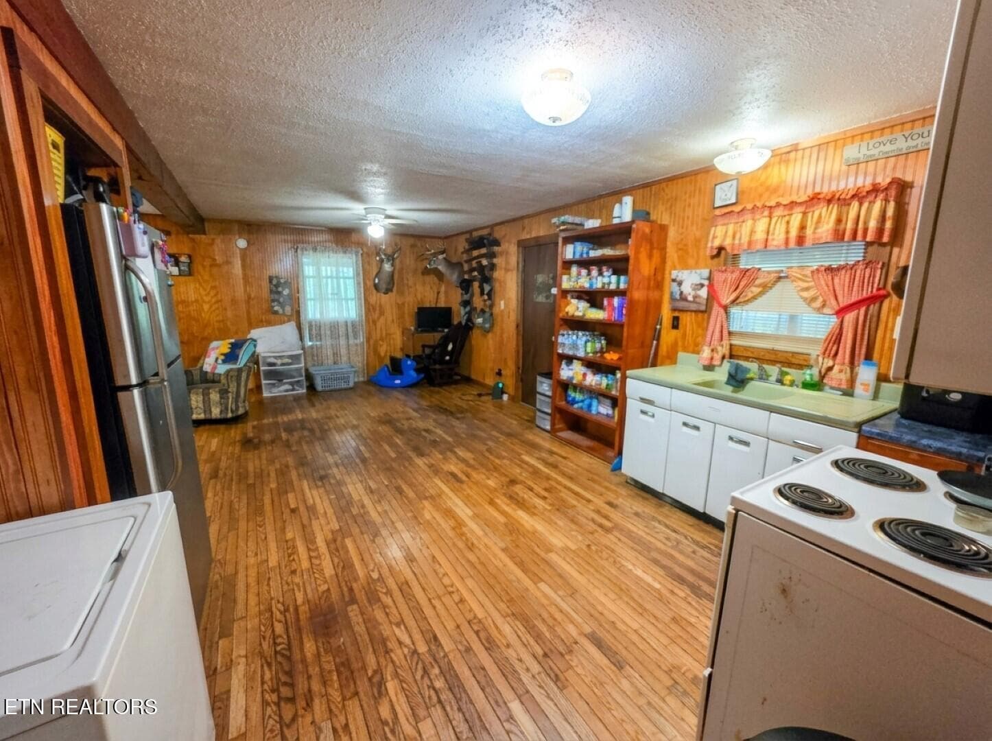 Kitchen Dining - 301 Joe Barnett Rd, Jamestown, TN 38556