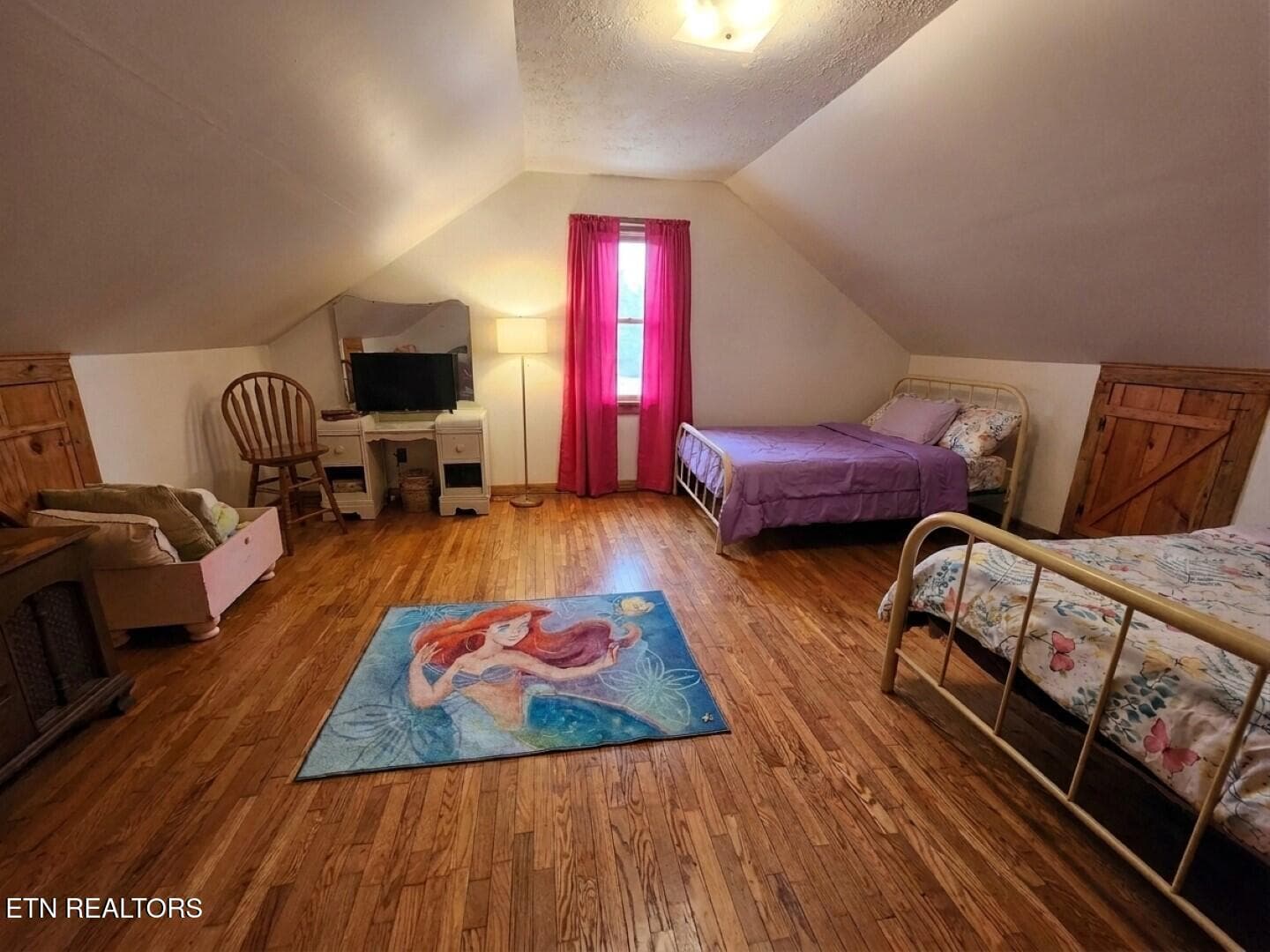 Guest Bedroom 2 - 301 Joe Barnett Rd, Jamestown, TN 38556