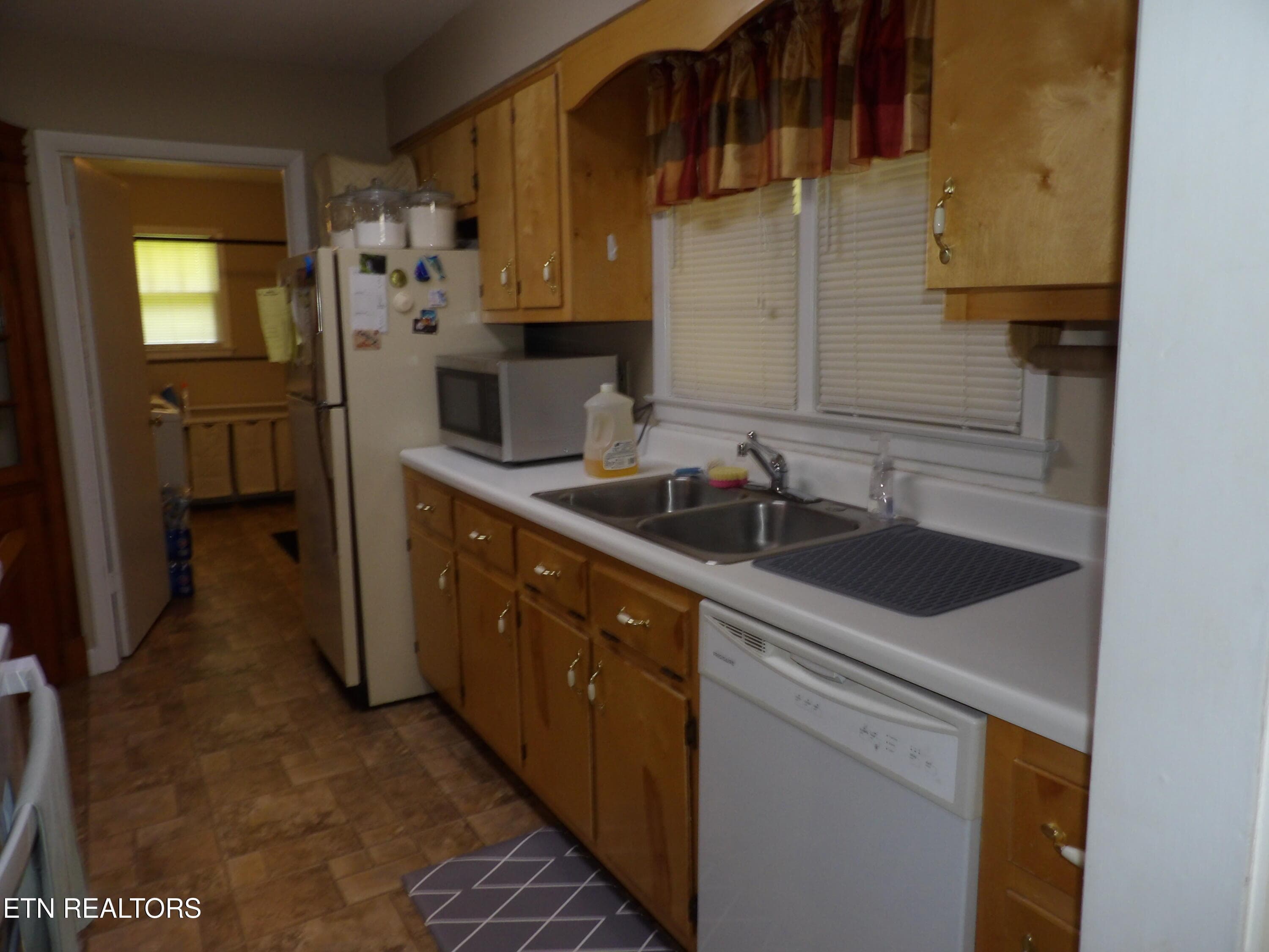 100_0627 - 525 Woodlawn Rd, Crossville, TN 38555
