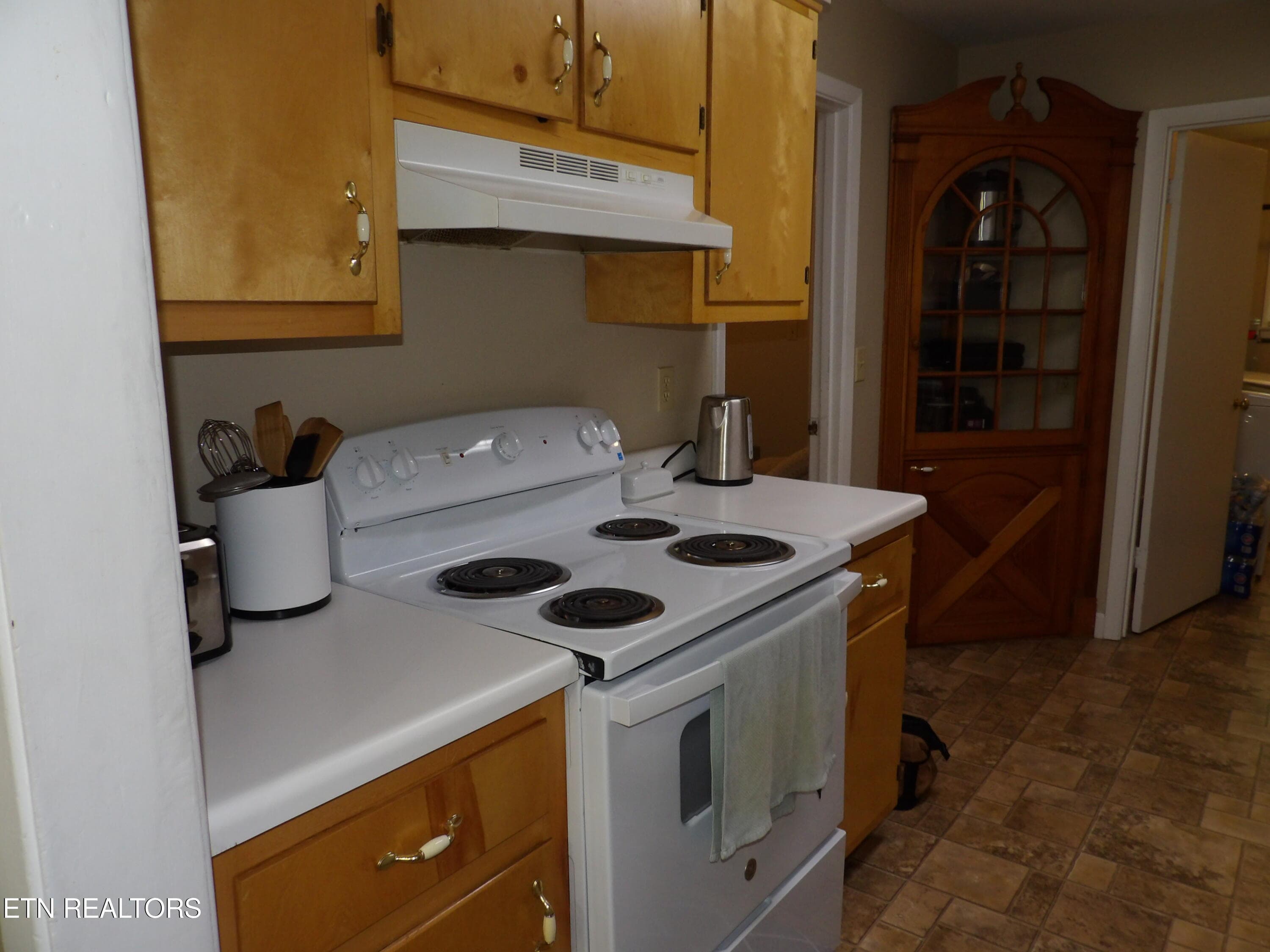 100_0628 - 525 Woodlawn Rd, Crossville, TN 38555