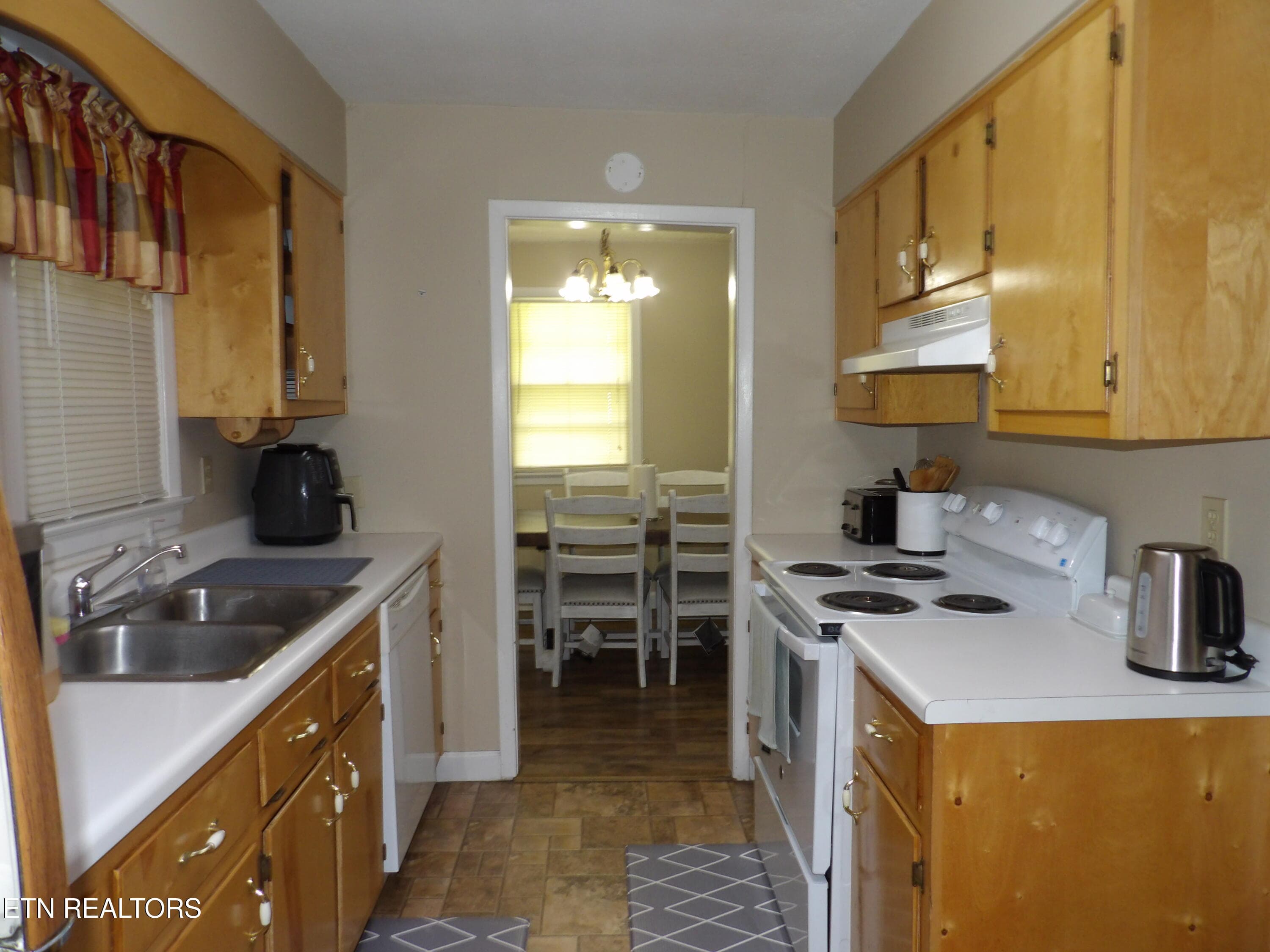 100_0629 - 525 Woodlawn Rd, Crossville, TN 38555