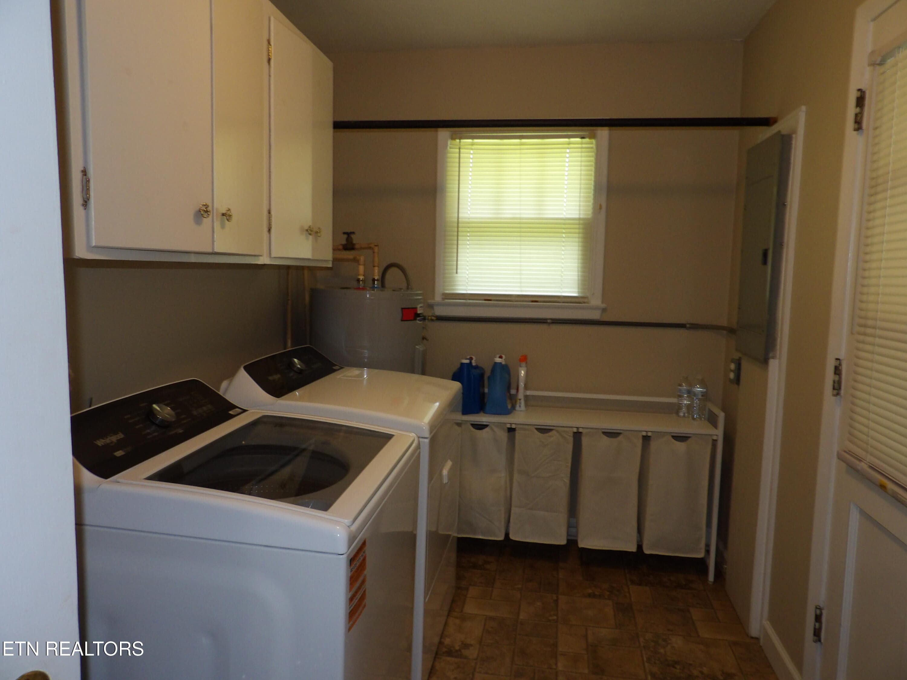 100_0631 - 525 Woodlawn Rd, Crossville, TN 38555
