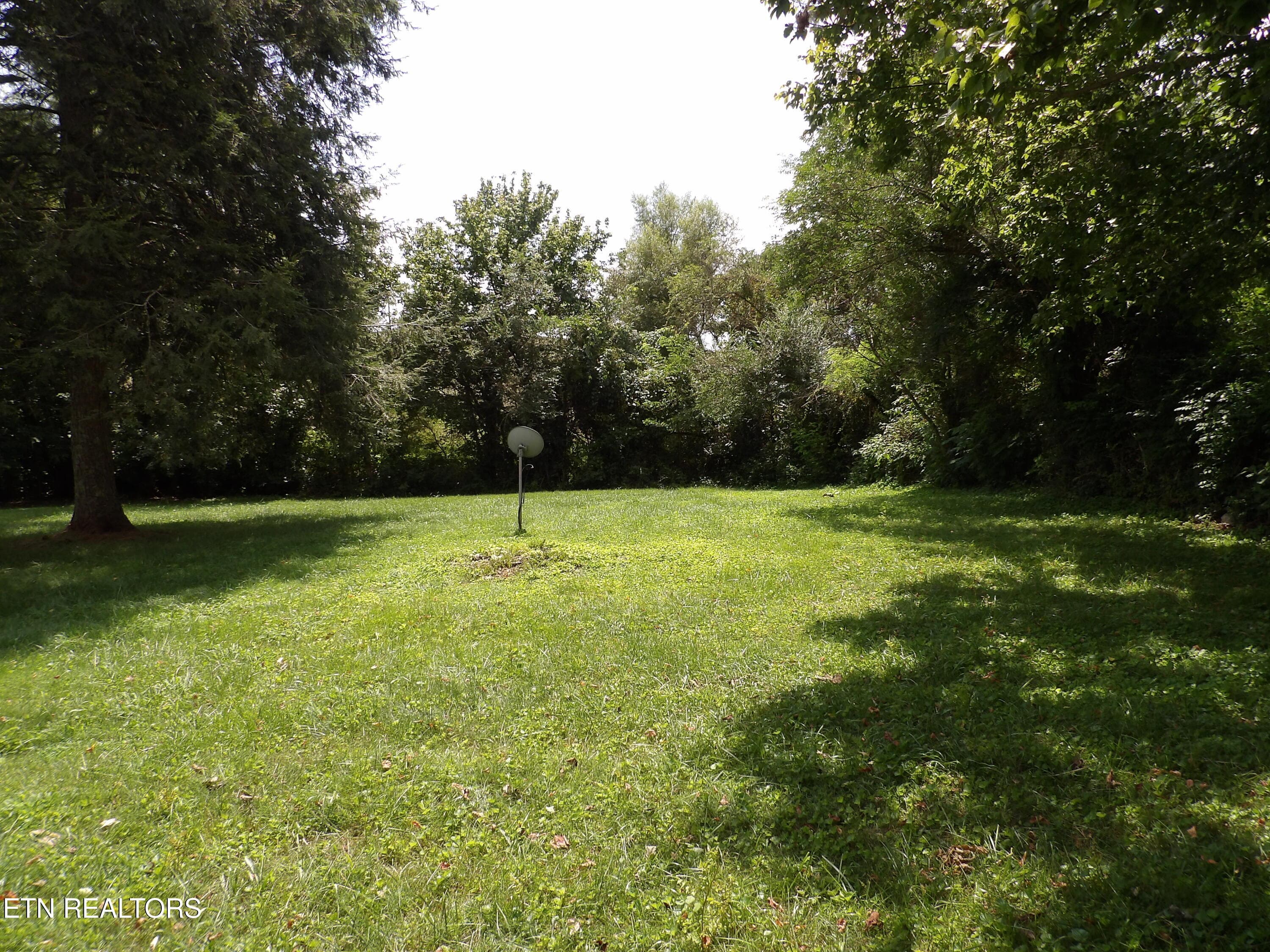 100_0647 - 525 Woodlawn Rd, Crossville, TN 38555