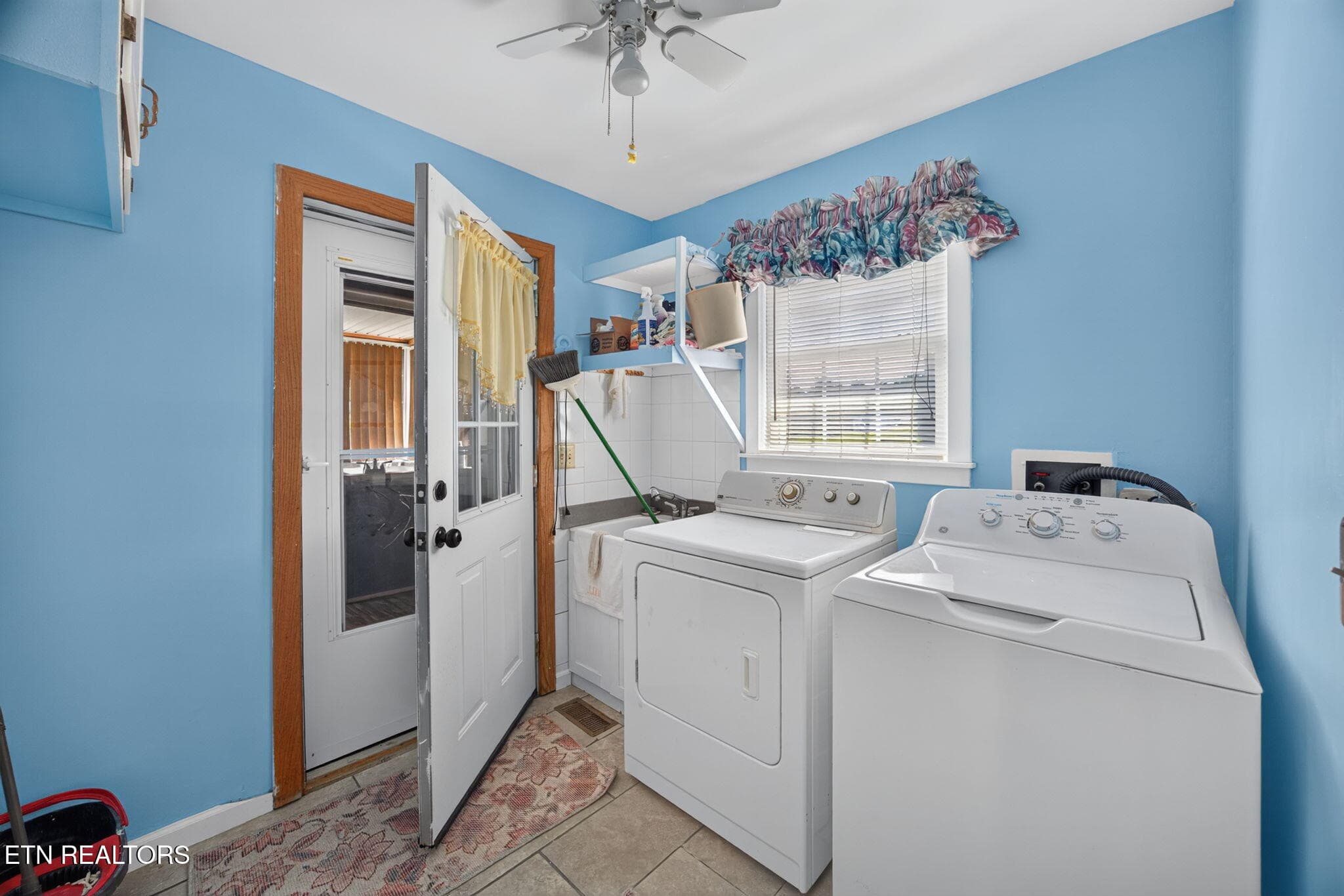 19-web-or-mls-470-wade-rd - 470 Wade Rd, Sparta, TN 38583
