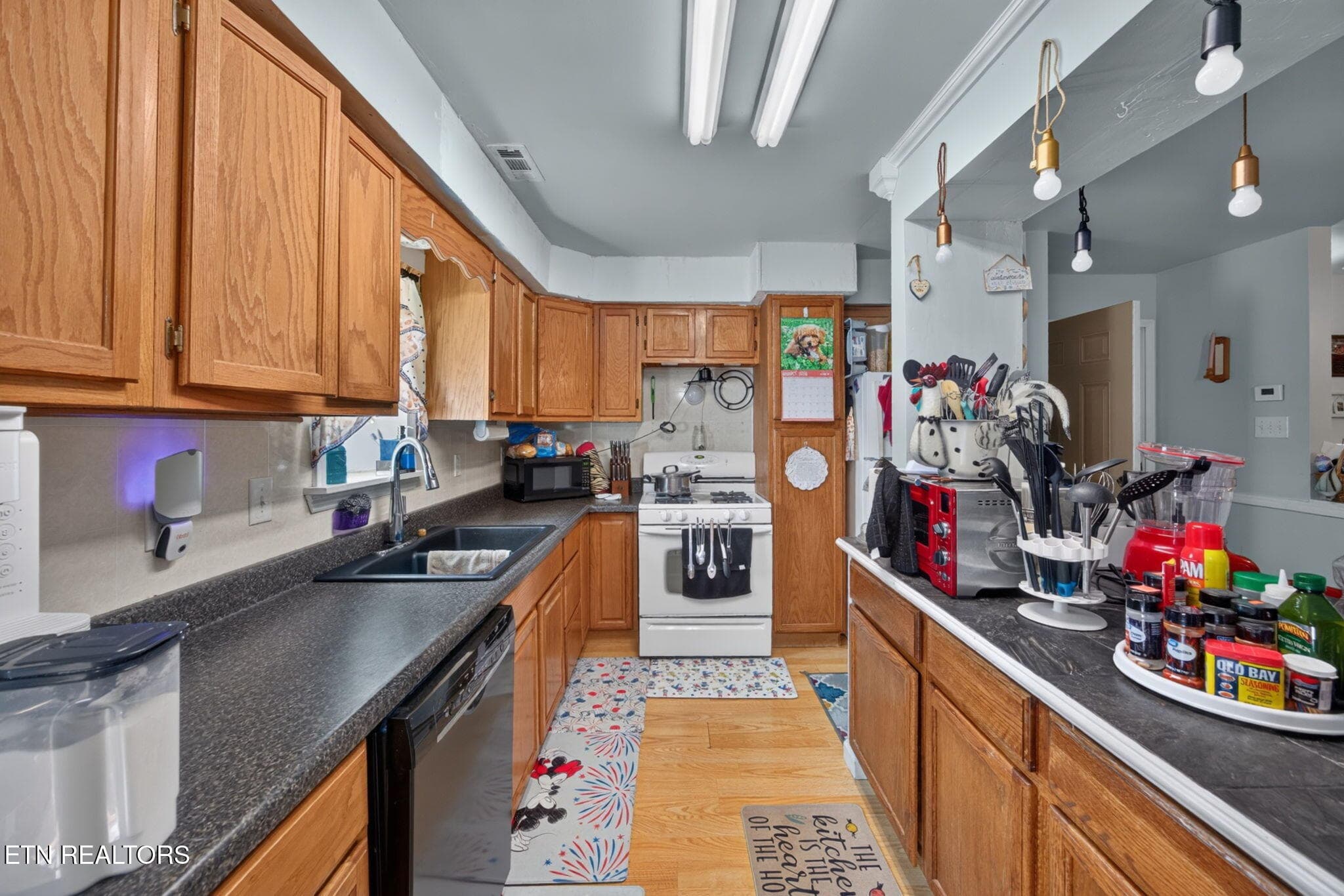 41-web-or-mls-470-wade-rd - 470 Wade Rd, Sparta, TN 38583