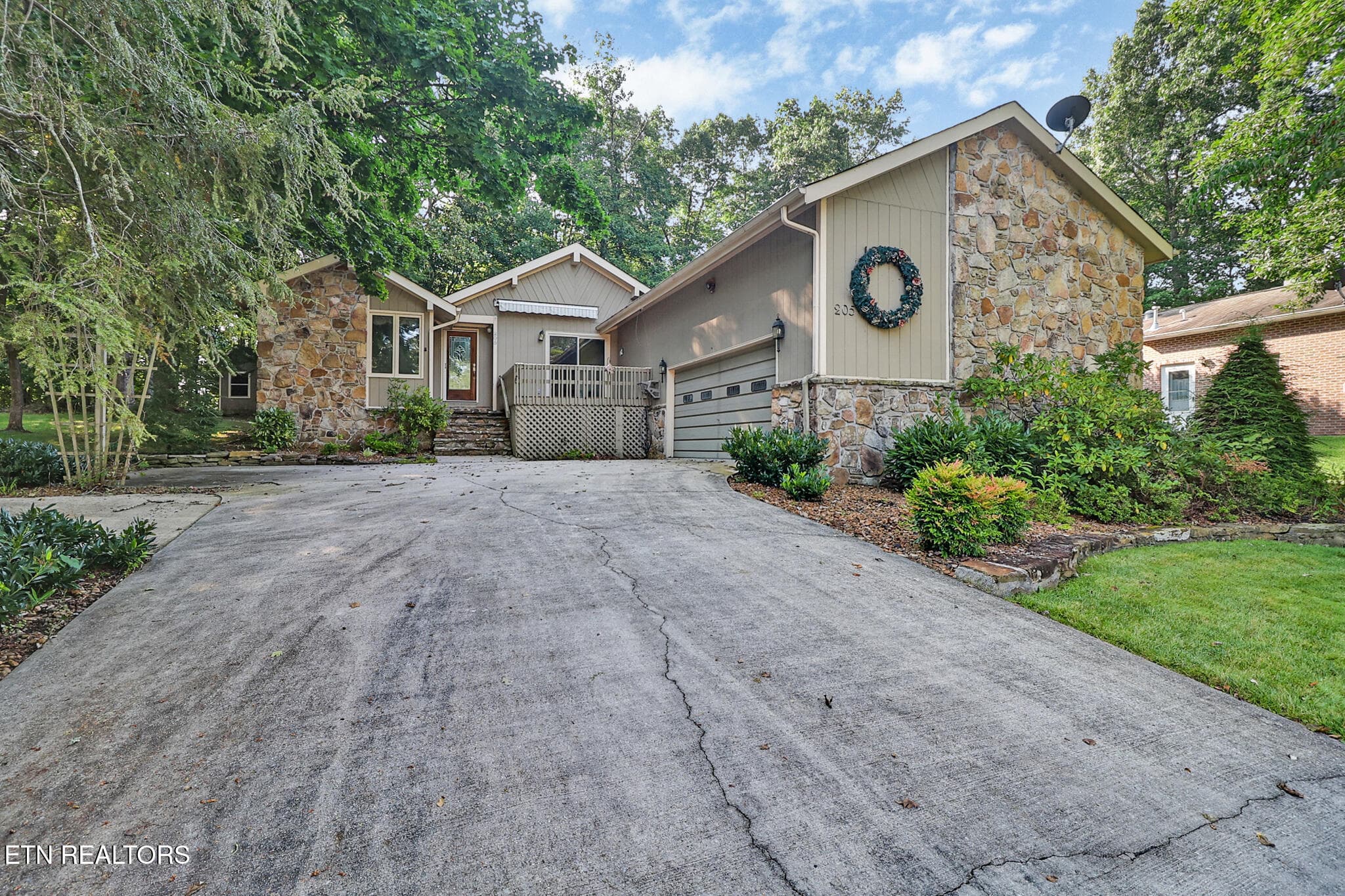 205 Lakewood Drive, Crossville, TN 38558