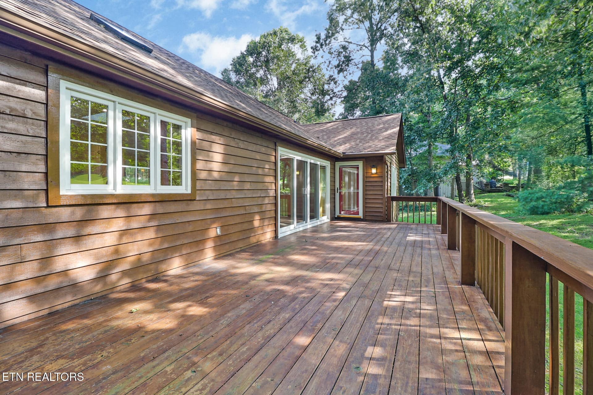 Spacious Back Deck - 25 Amesbury Court, Crossville, TN 38558