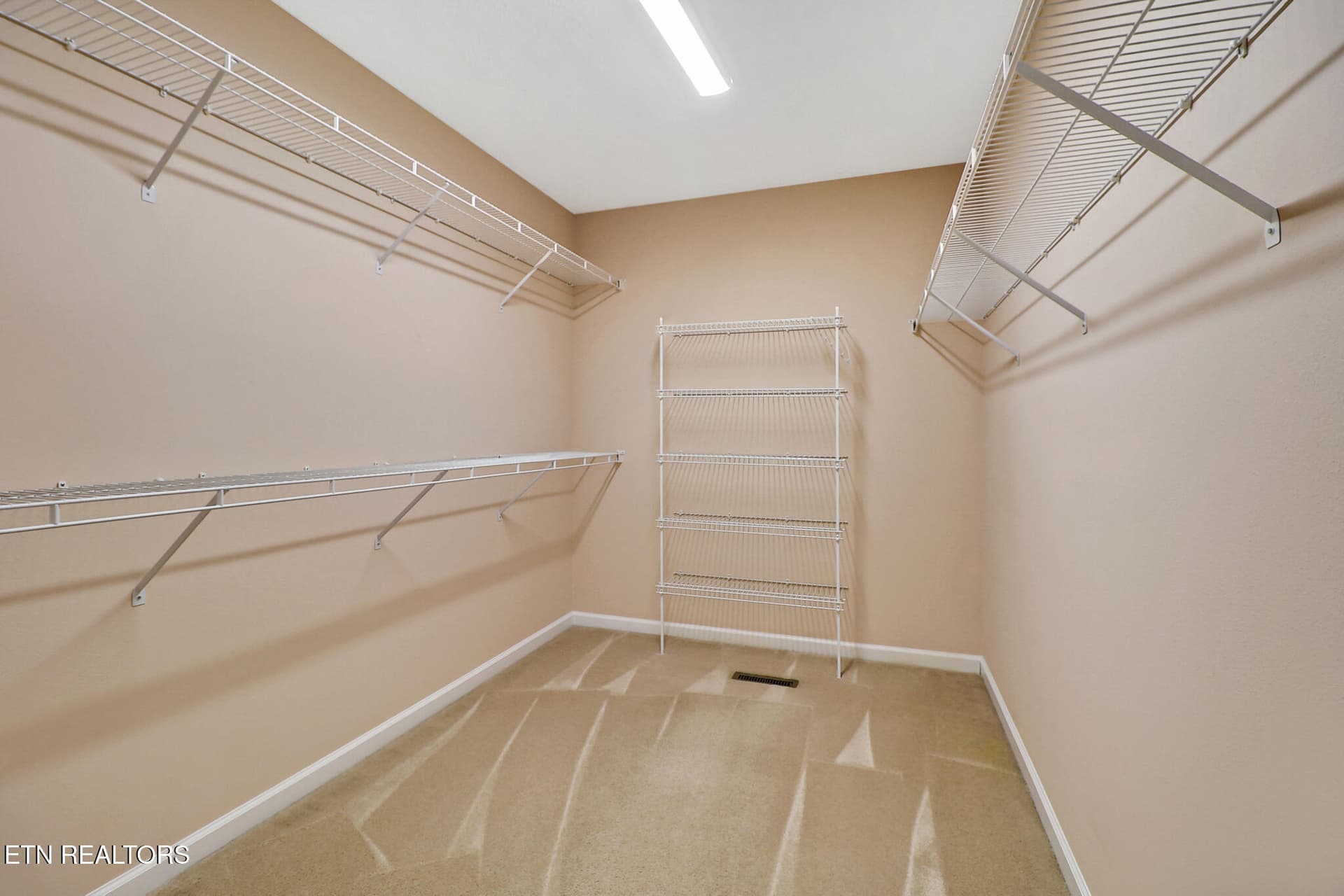 Spacious Master Closet - 25 Amesbury Court, Crossville, TN 38558