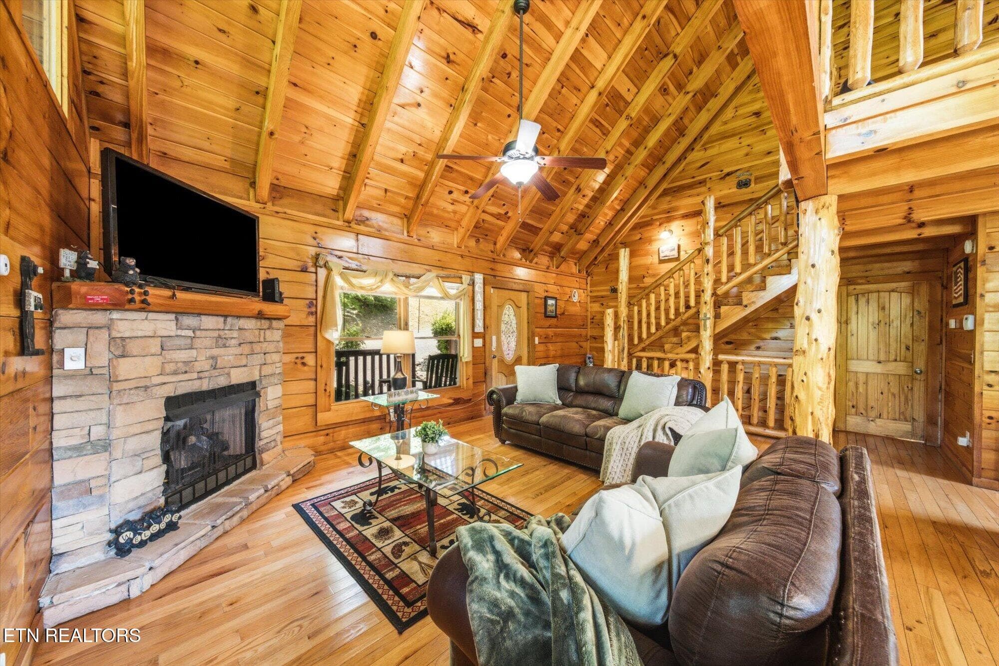 16 - 2606 Tree Tops Way, Pigeon Forge, TN 37863, Pigeon Forge