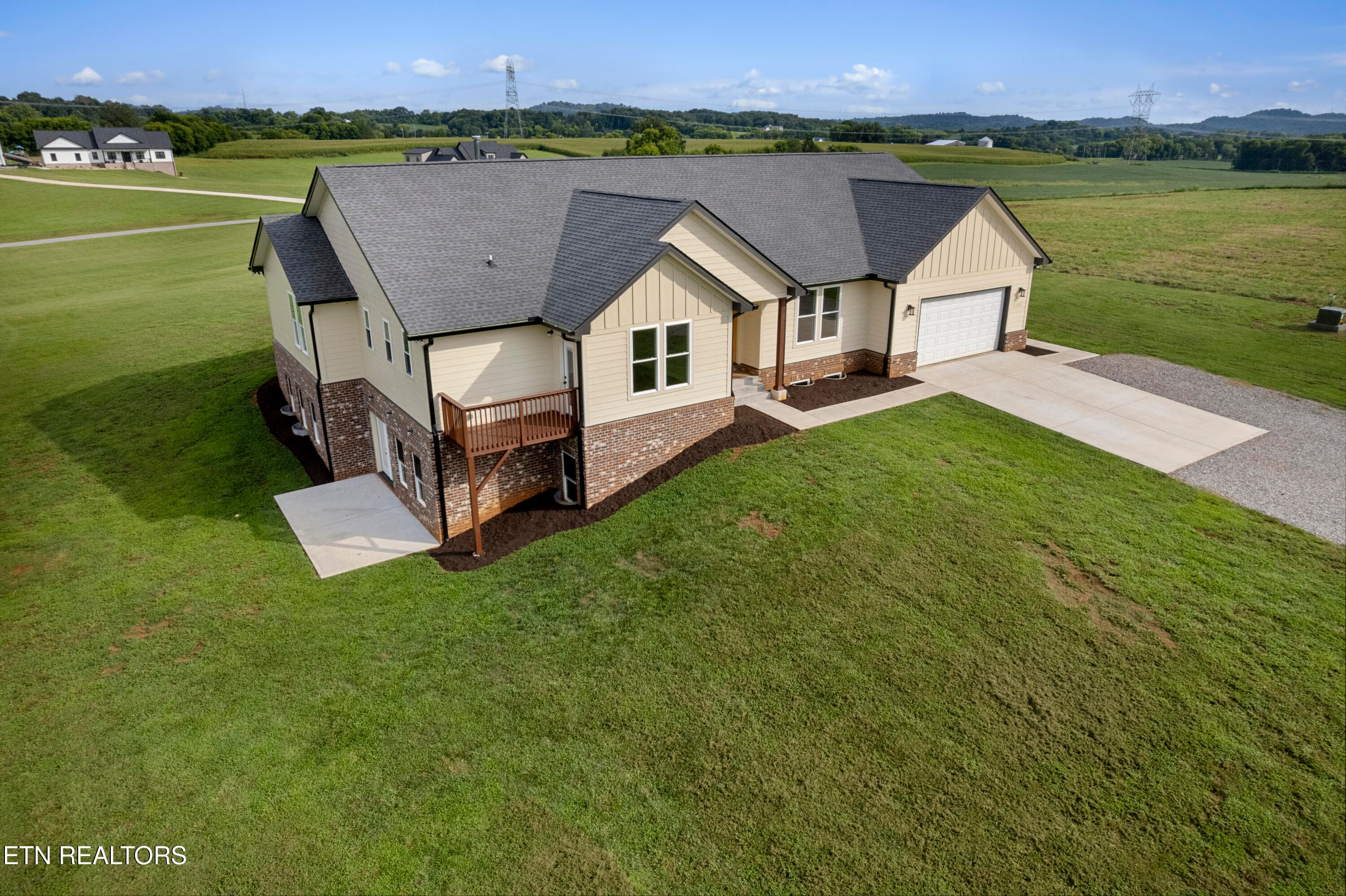 Main Side - 1121 Frogpond Rd, Friendsville, TN 37737