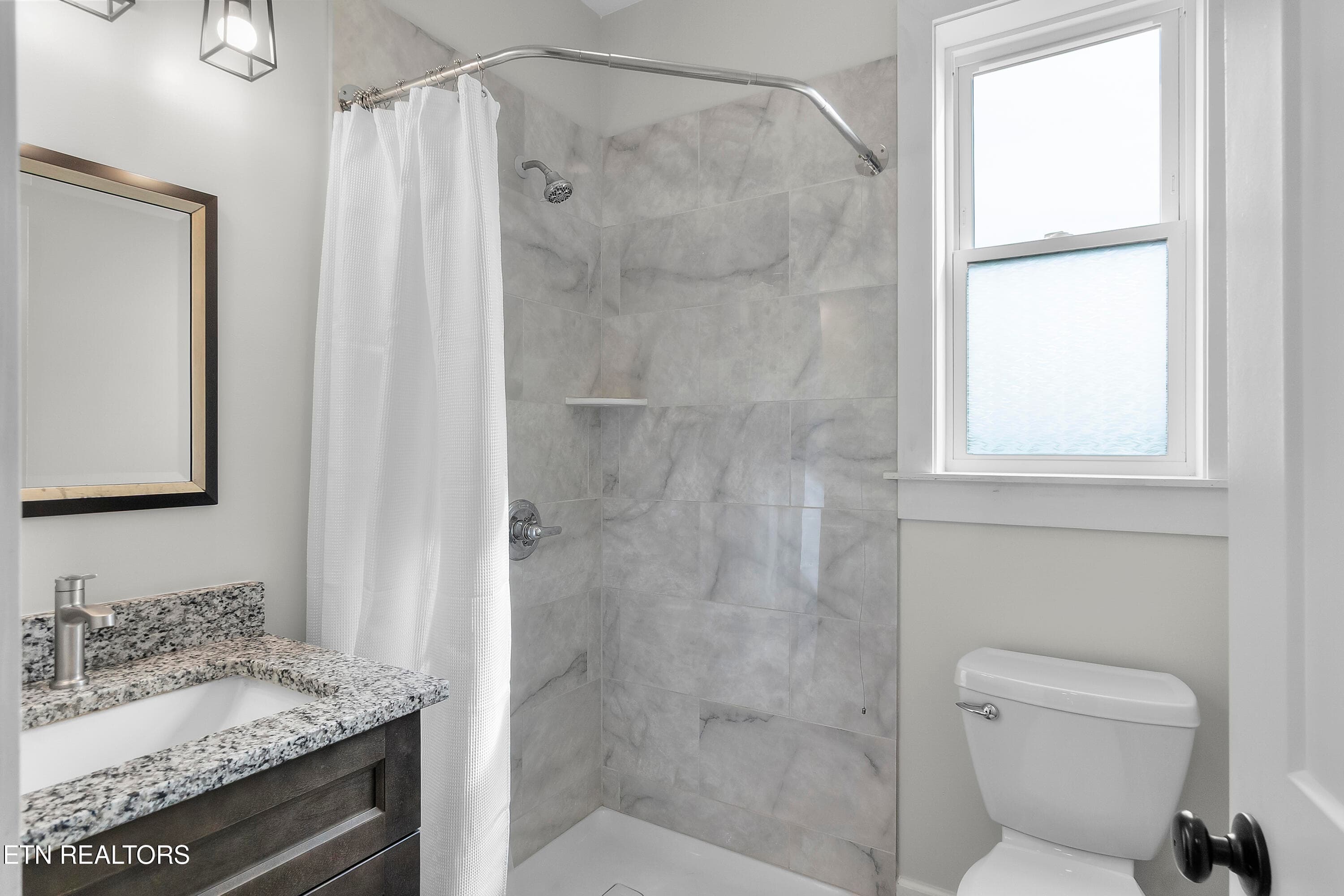 Bath - 1121 Frogpond Rd, Friendsville, TN 37737