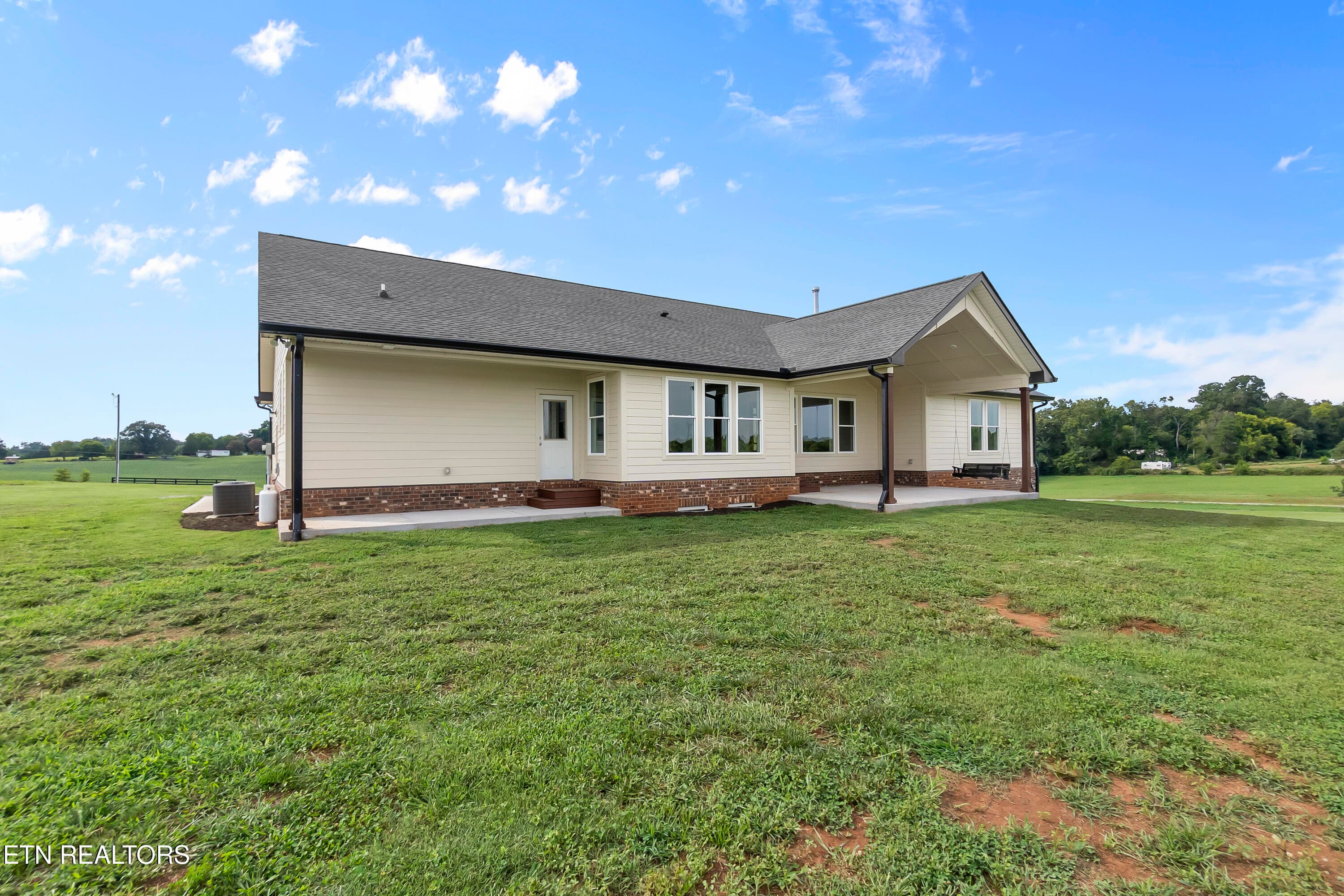 Back of House - 1121 Frogpond Rd, Friendsville, TN 37737