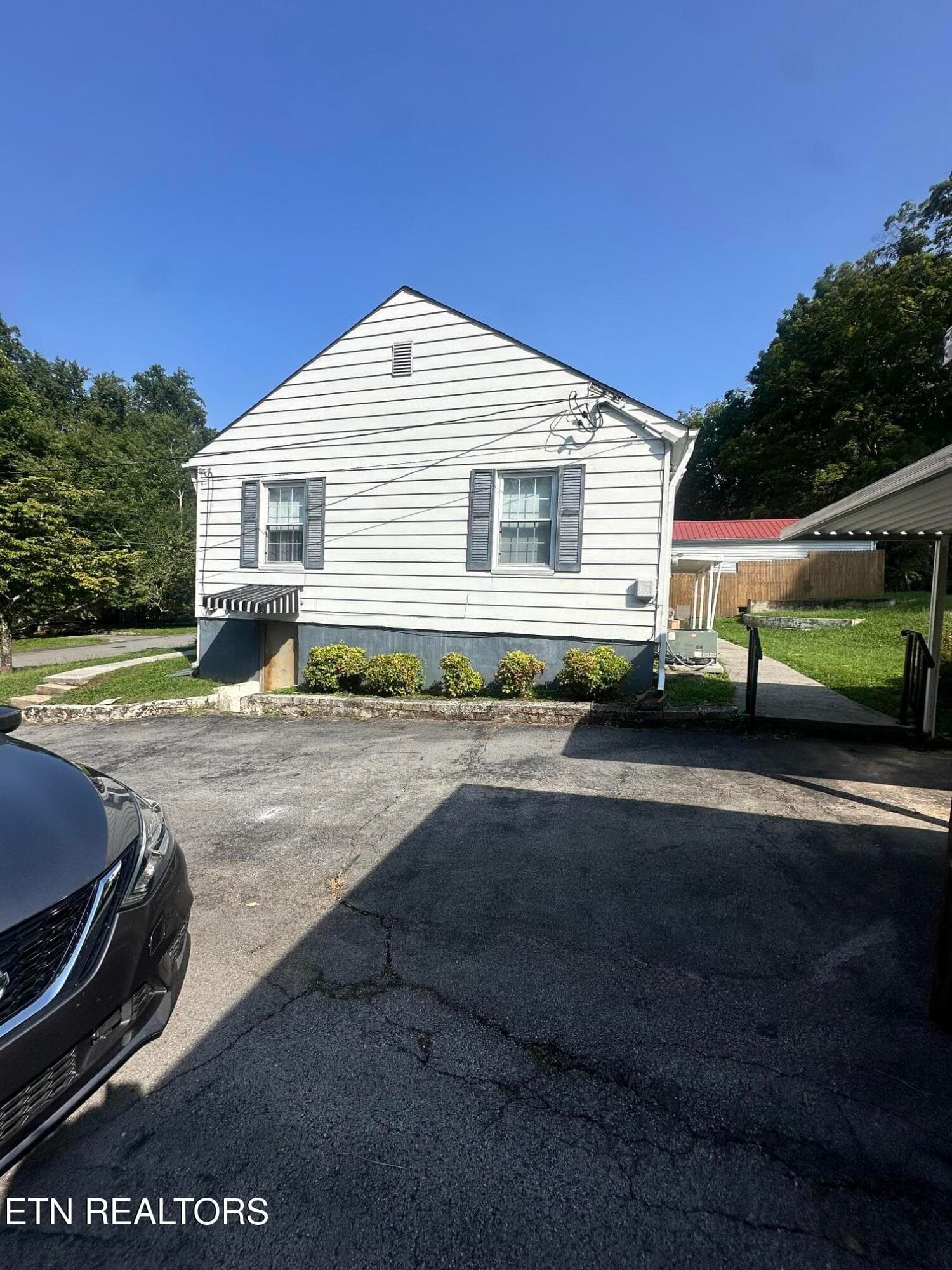 green 2 - 5406 Greencrest Rd, Knoxville, TN 37918, Knoxville
