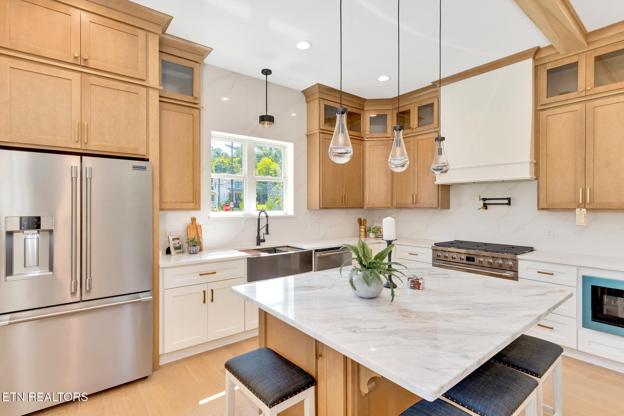 1402-W-55th-Reshoot-MLS-Photos-2 - 1402 W 55th St, Chattanooga, TN 37409, Chattanooga