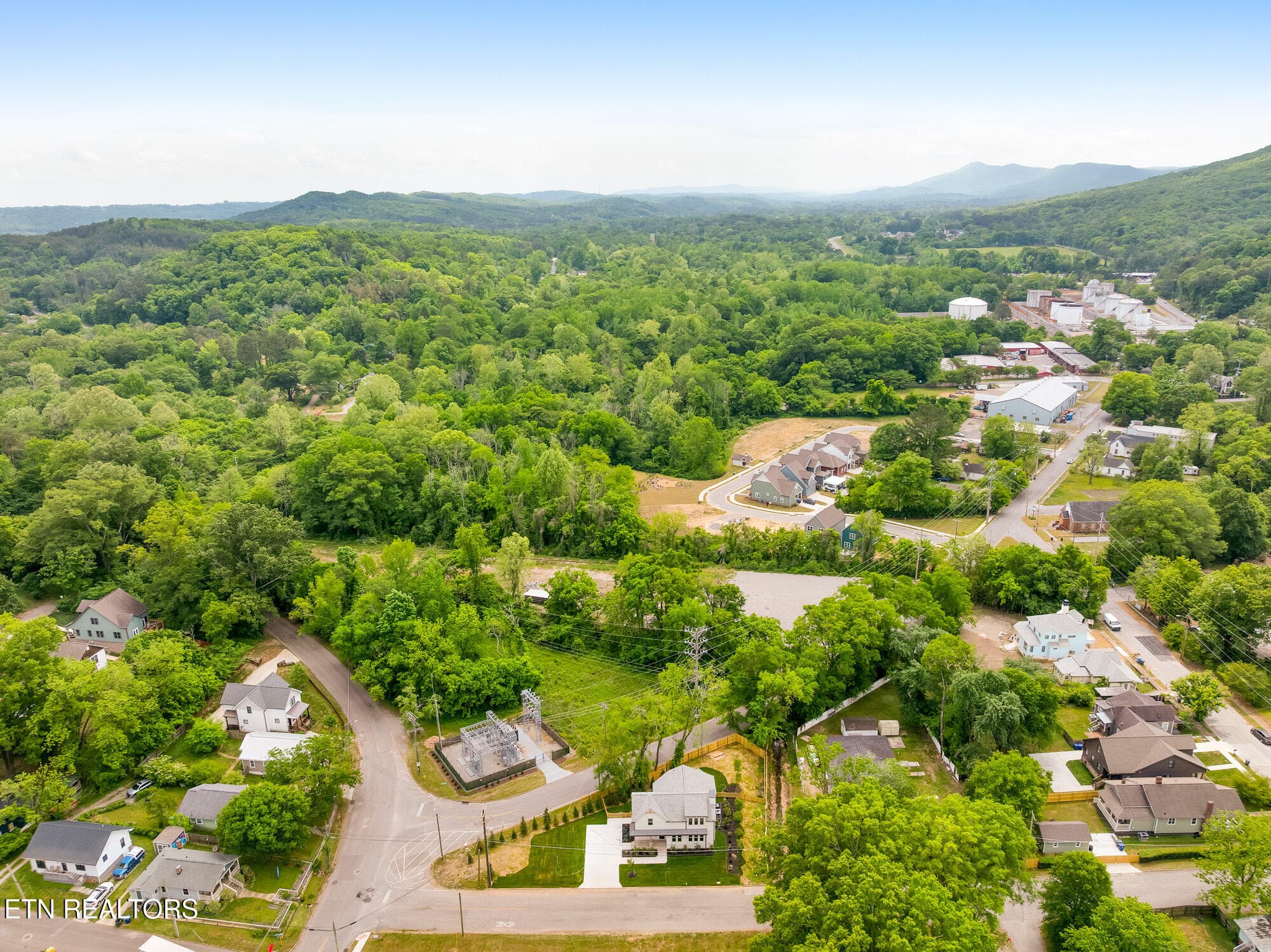 1402-W-55th-St-MLS-Photos-7 - 1402 W 55th St, Chattanooga, TN 37409, Chattanooga
