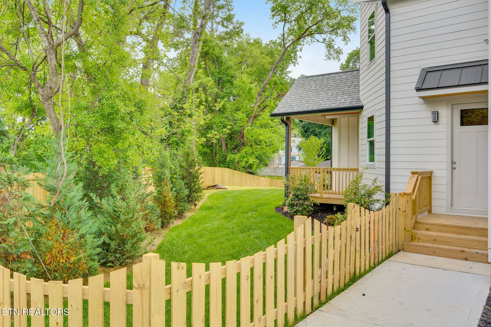 1402-W-55th-St-MLS-Photos-10 - 1402 W 55th St, Chattanooga, TN 37409, Chattanooga
