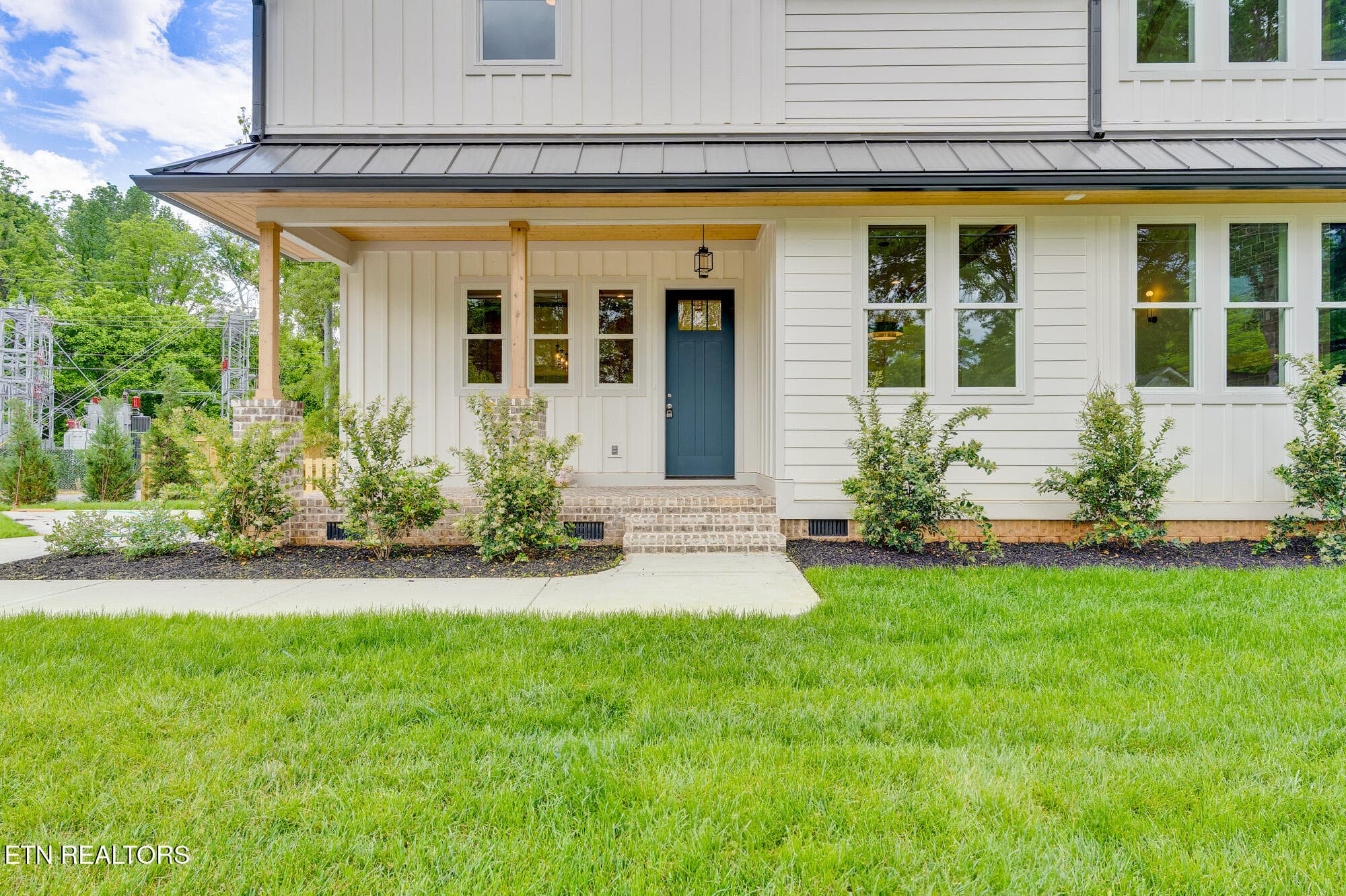 1402-W-55th-St-MLS-Photos-11 - 1402 W 55th St, Chattanooga, TN 37409, Chattanooga