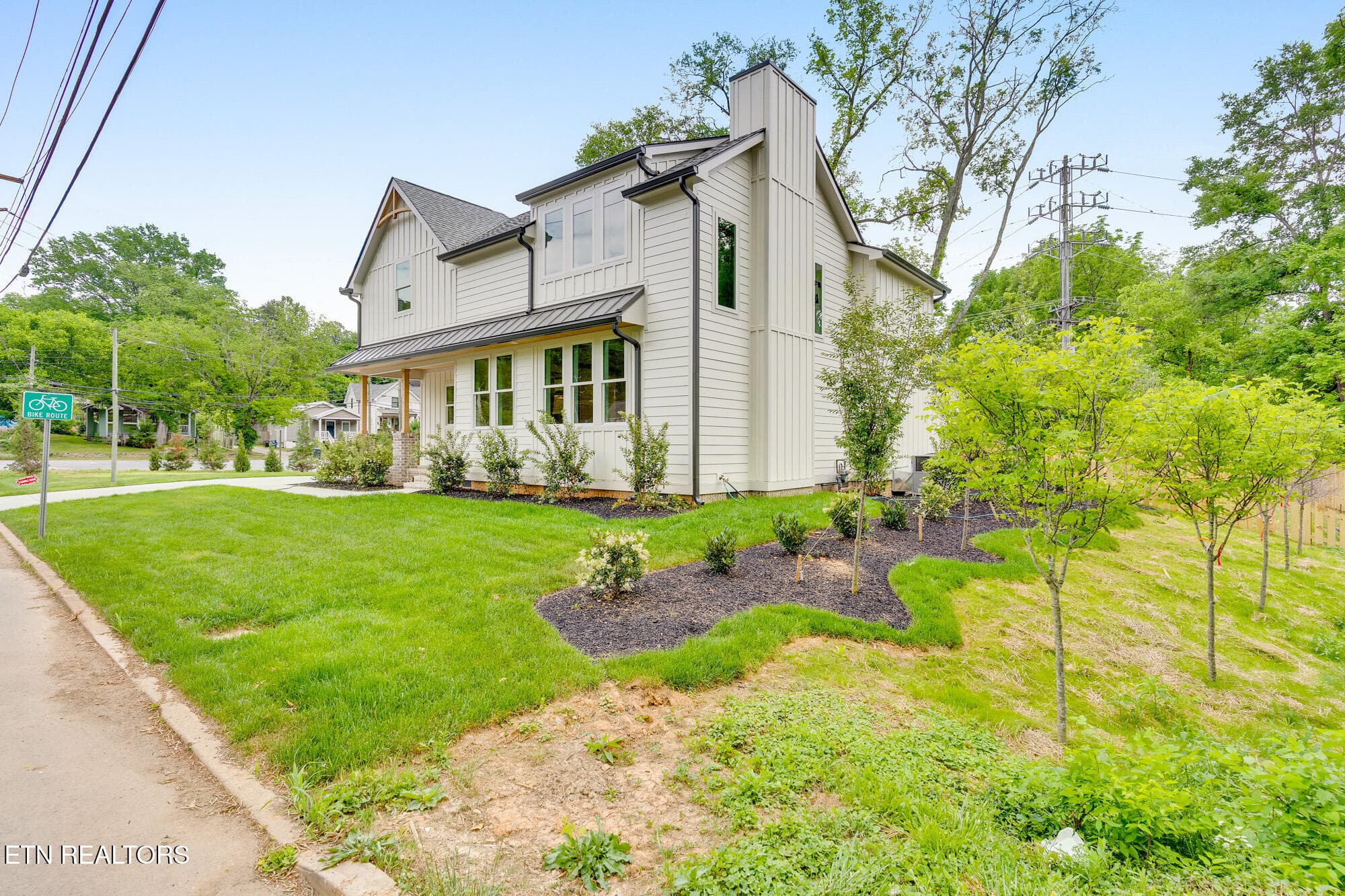 1402-W-55th-St-MLS-Photos-12 - 1402 W 55th St, Chattanooga, TN 37409, Chattanooga