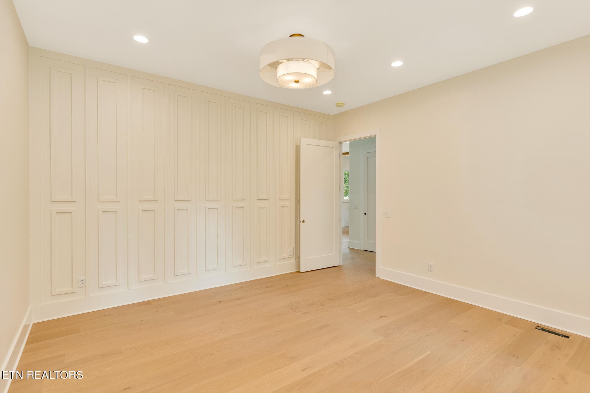 1402-W-55th-St-MLS-Photos-25 - 1402 W 55th St, Chattanooga, TN 37409, Chattanooga