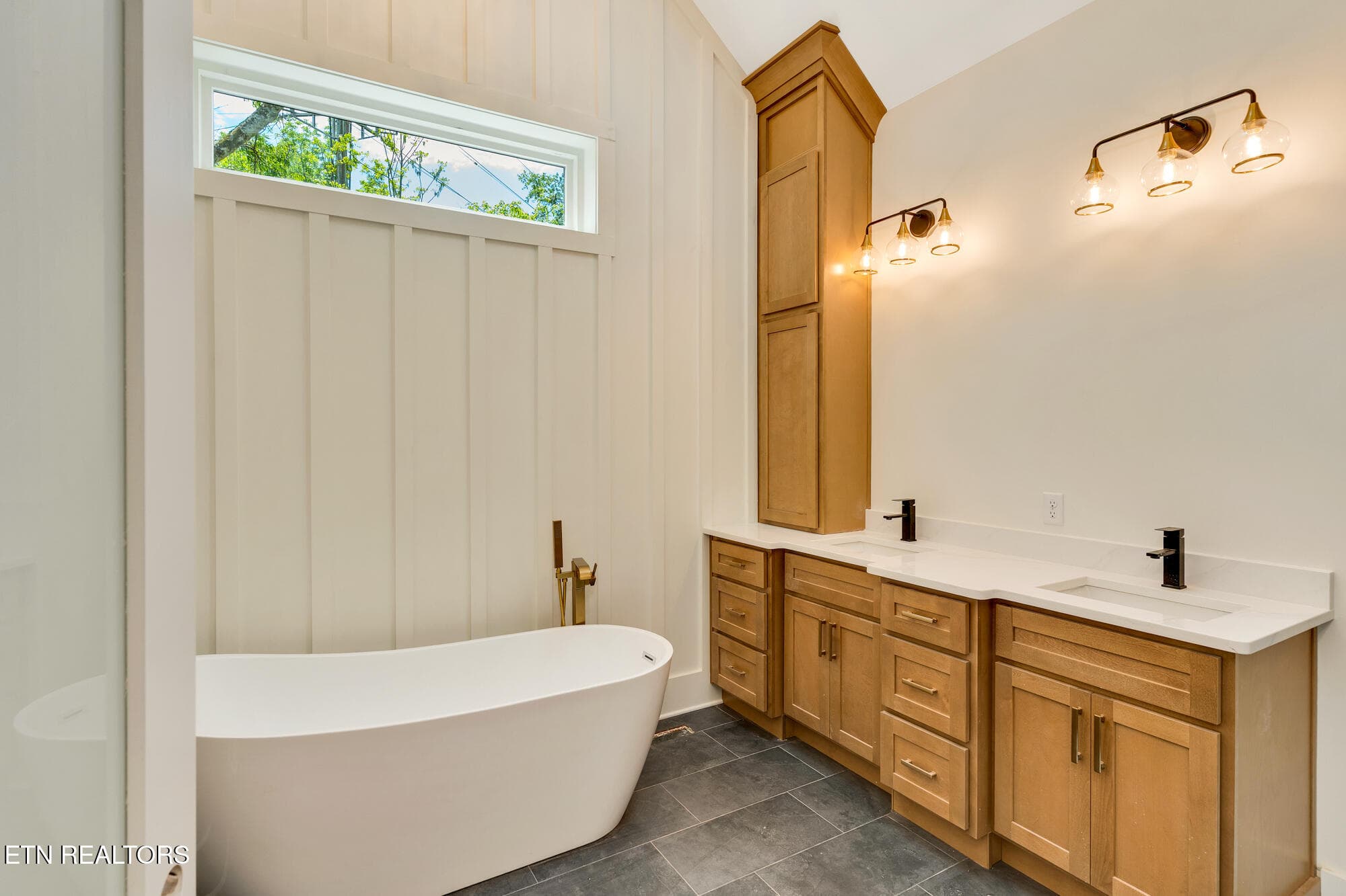 1402-W-55th-St-MLS-Photos-28 - 1402 W 55th St, Chattanooga, TN 37409, Chattanooga