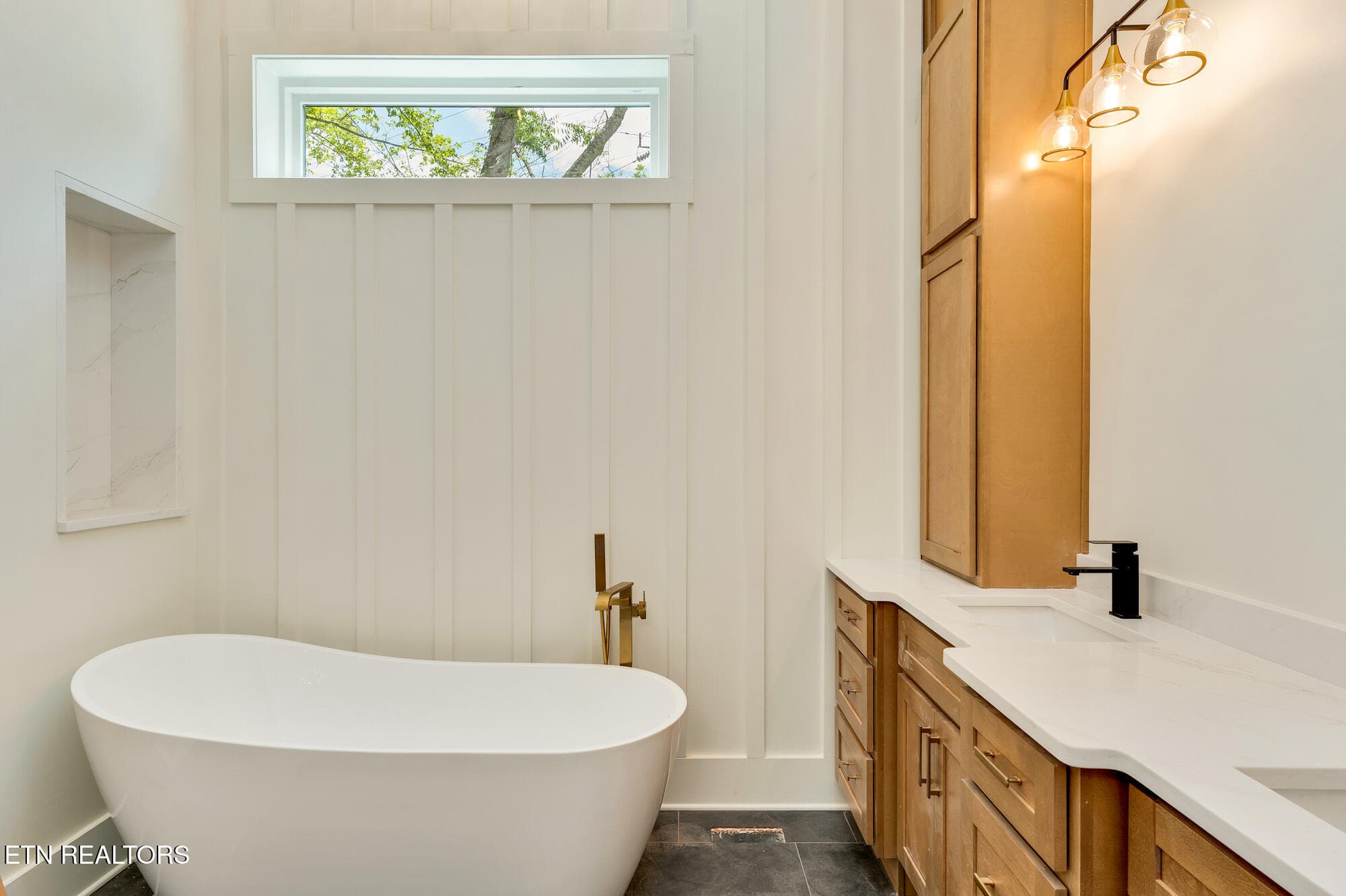 1402-W-55th-St-MLS-Photos-30 - 1402 W 55th St, Chattanooga, TN 37409, Chattanooga