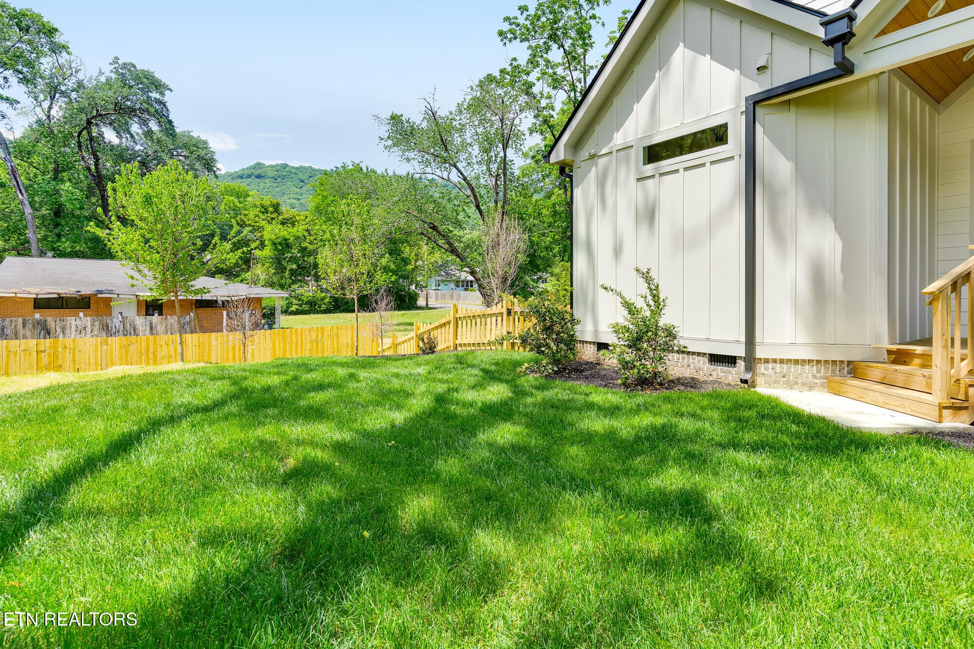 1402-W-55th-St-MLS-Photos-33 - 1402 W 55th St, Chattanooga, TN 37409, Chattanooga
