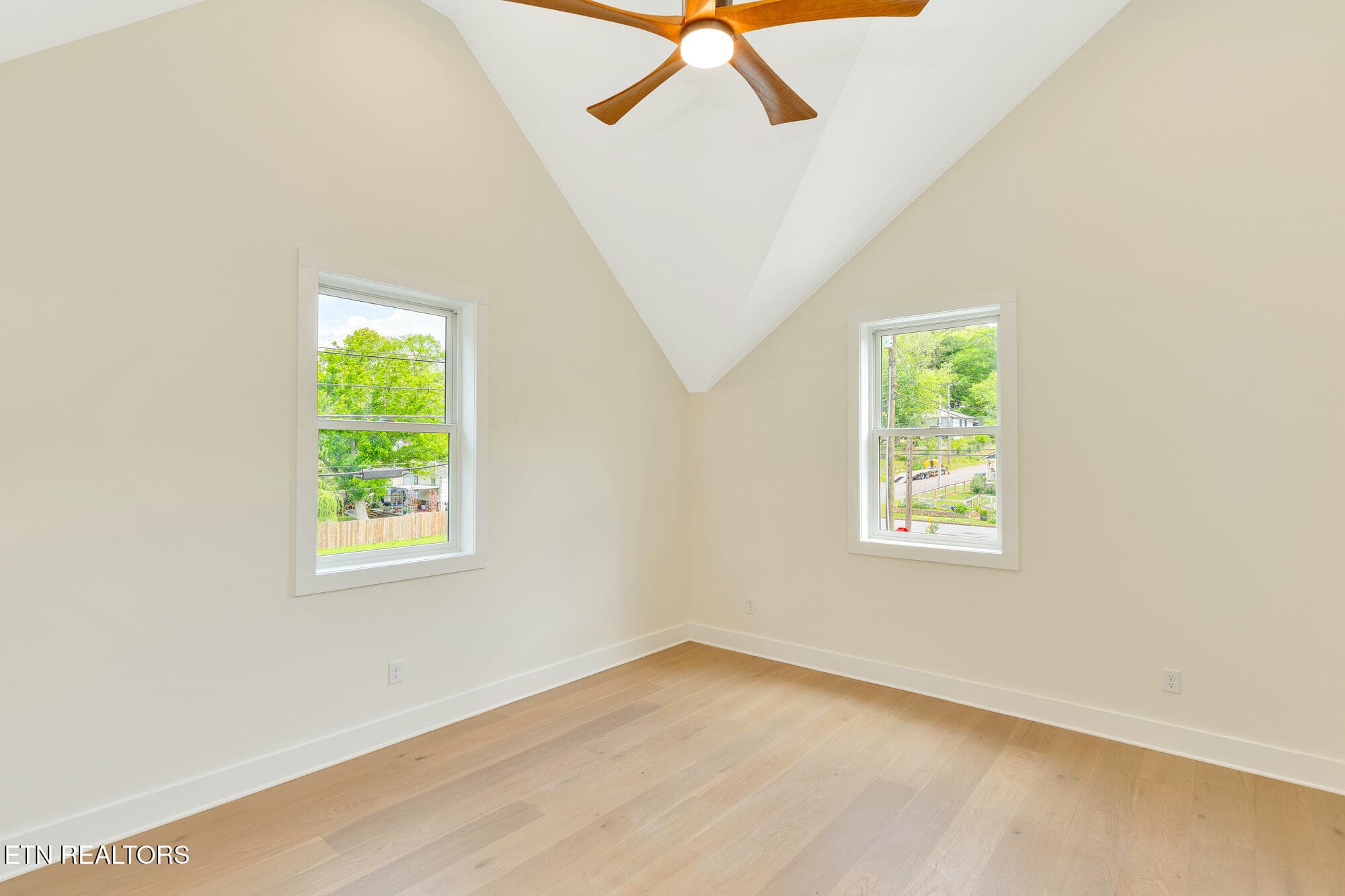 1402-W-55th-St-MLS-Photos-41 - 1402 W 55th St, Chattanooga, TN 37409, Chattanooga