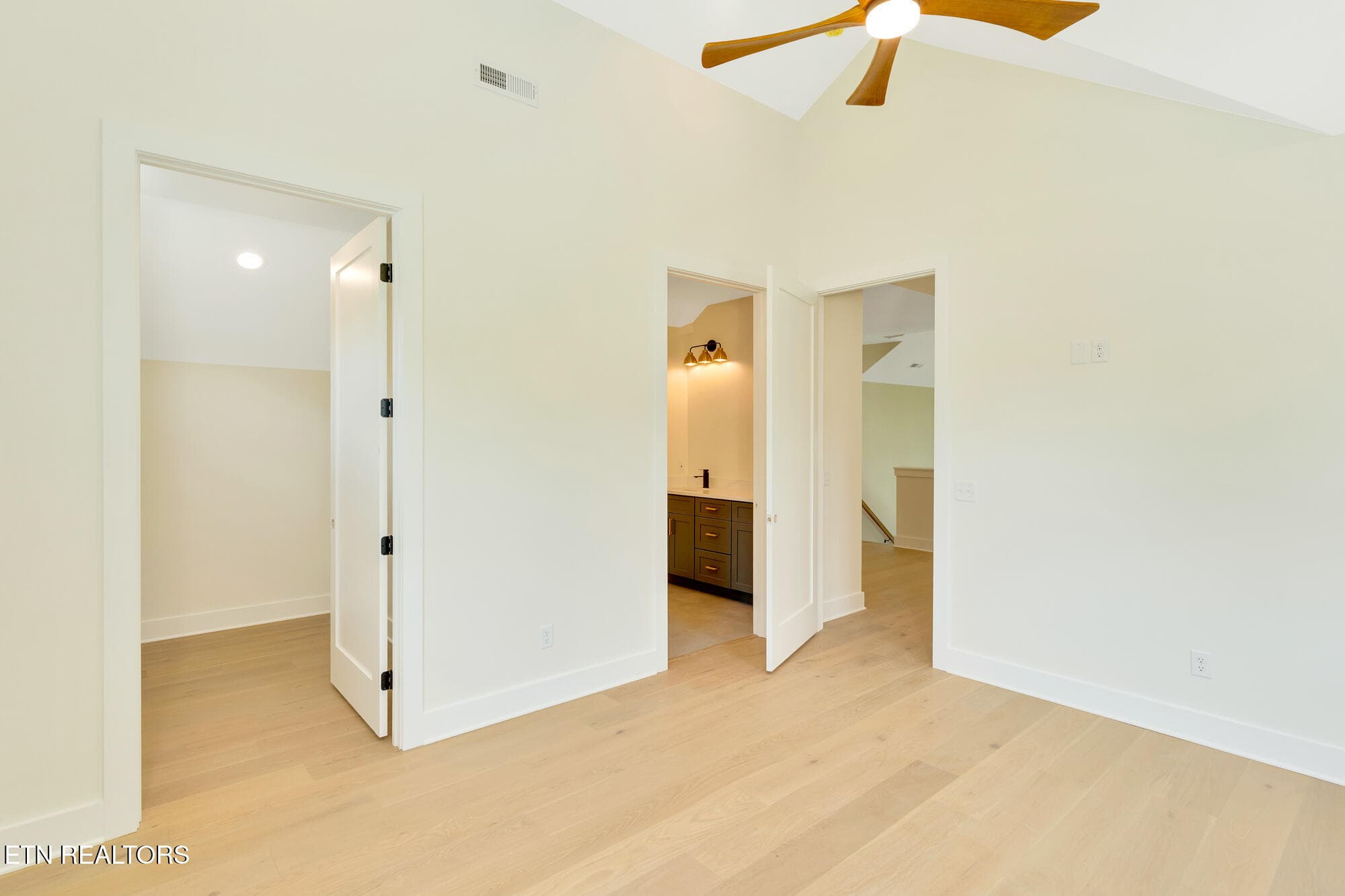 1402-W-55th-St-MLS-Photos-42 - 1402 W 55th St, Chattanooga, TN 37409, Chattanooga