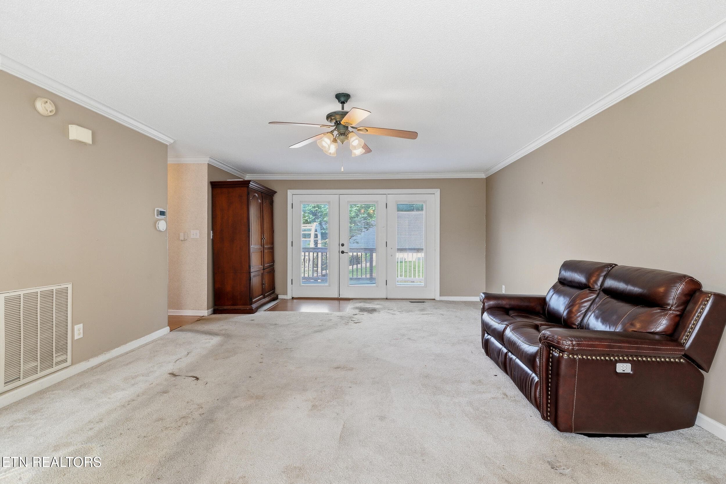 Living Room - 5209 Montrose Rd, Knoxville, TN 37918, Knoxville