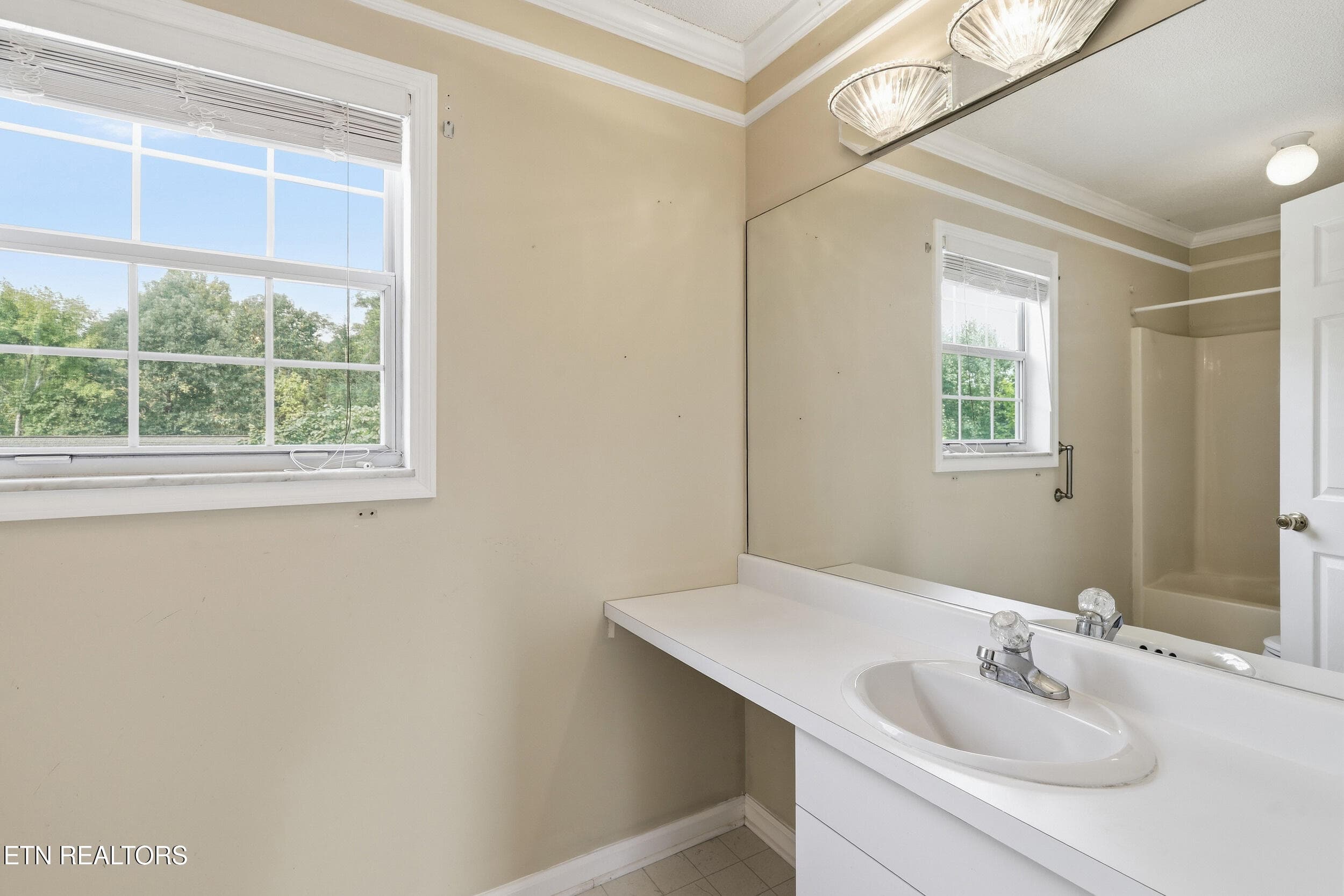 Primary Bath - 5209 Montrose Rd, Knoxville, TN 37918, Knoxville