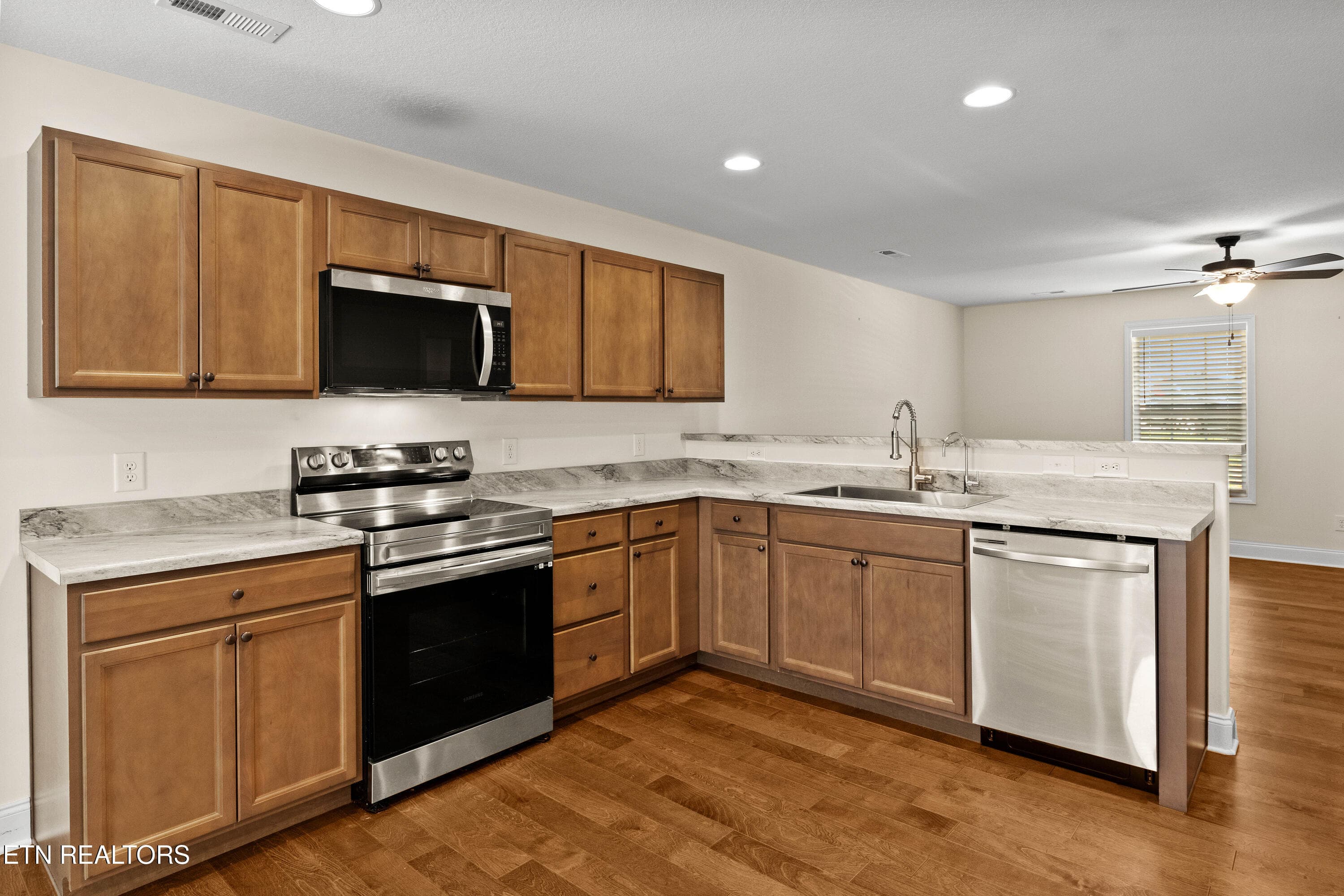 4Kitchen - 8021 Poplar Grove Lane, Powell, TN 37849