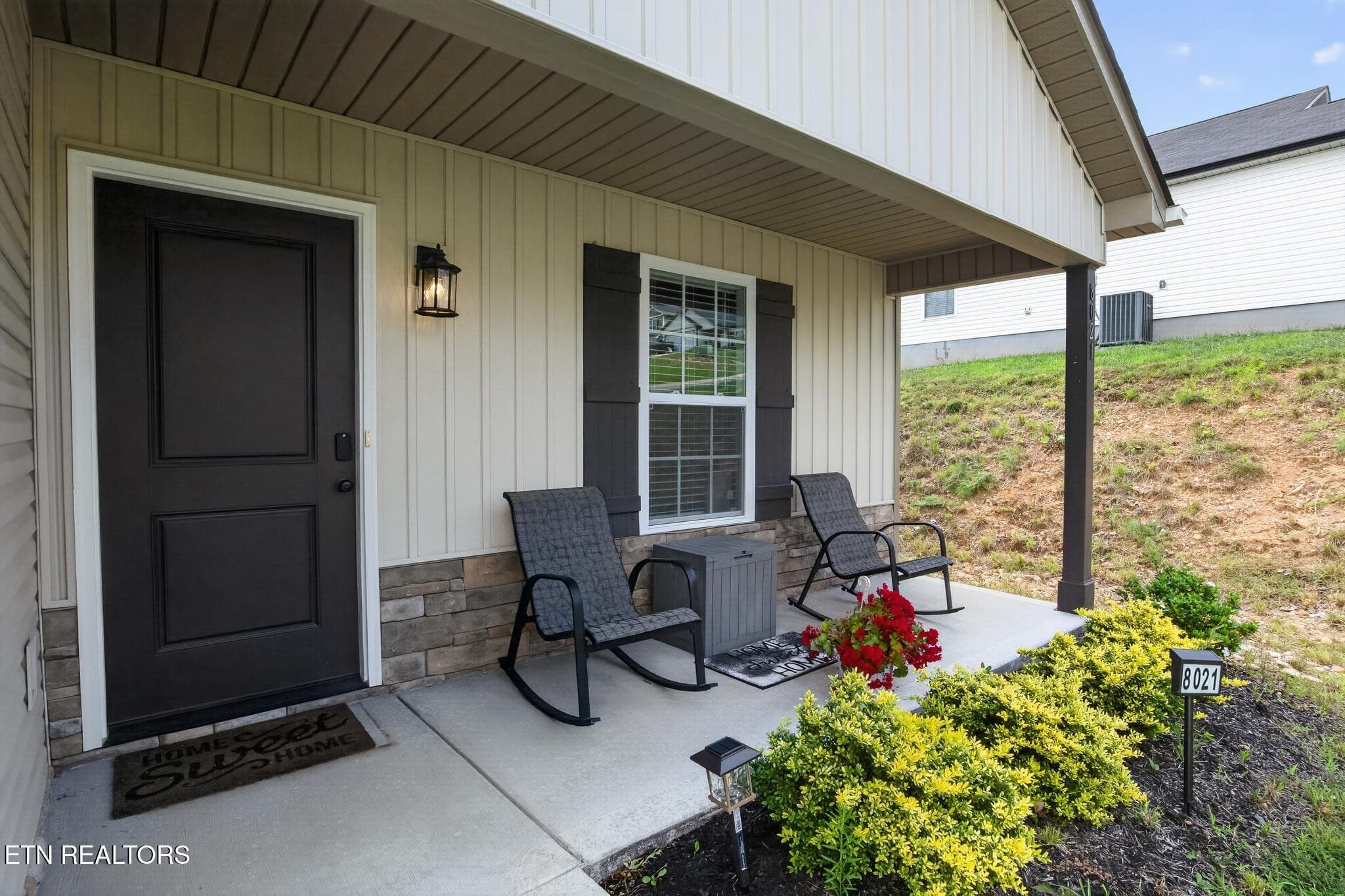 17Front porch - 8021 Poplar Grove Lane, Powell, TN 37849