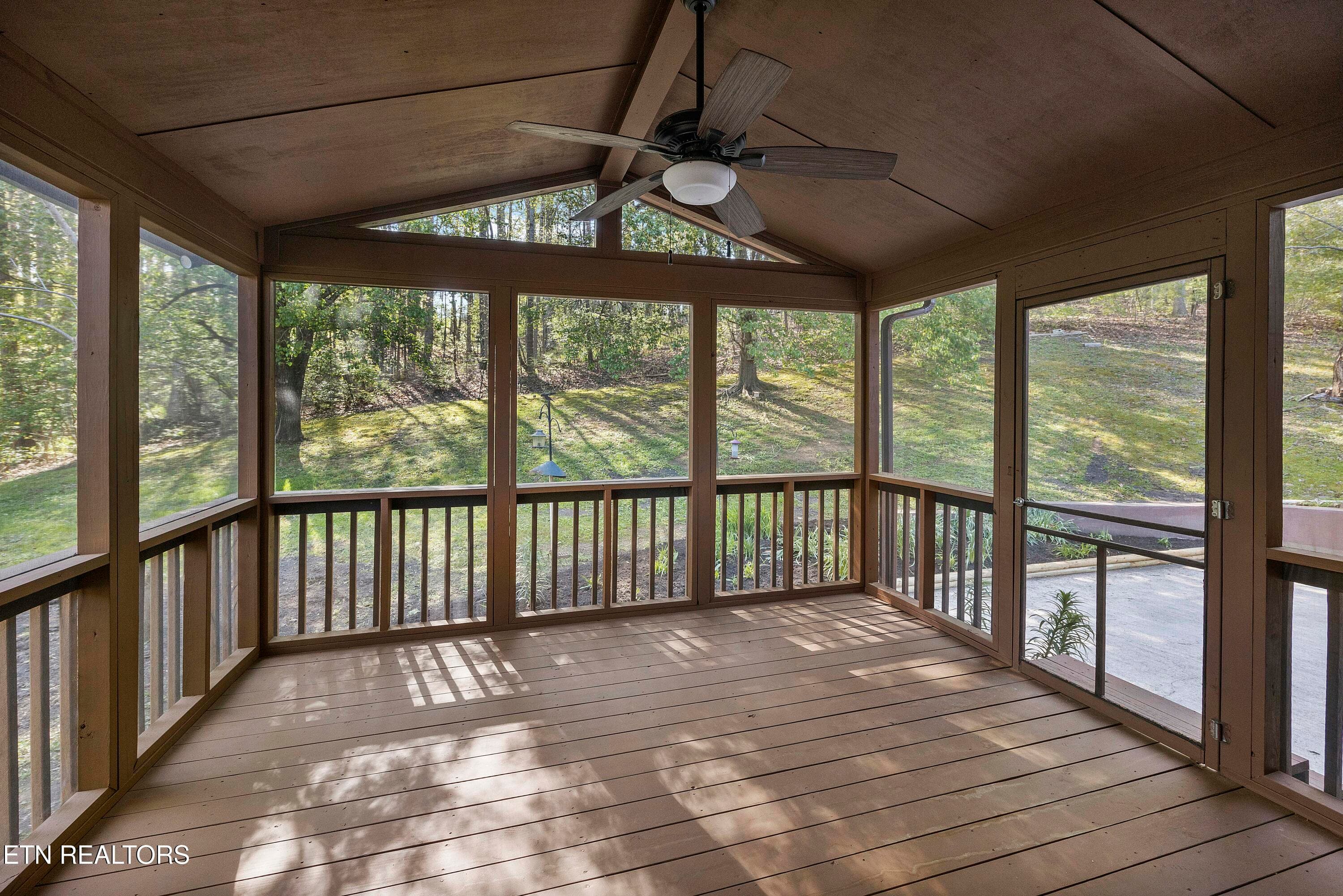 156 Hendrix Drive - 156 Hendrix Drive, Oak Ridge, TN 37830