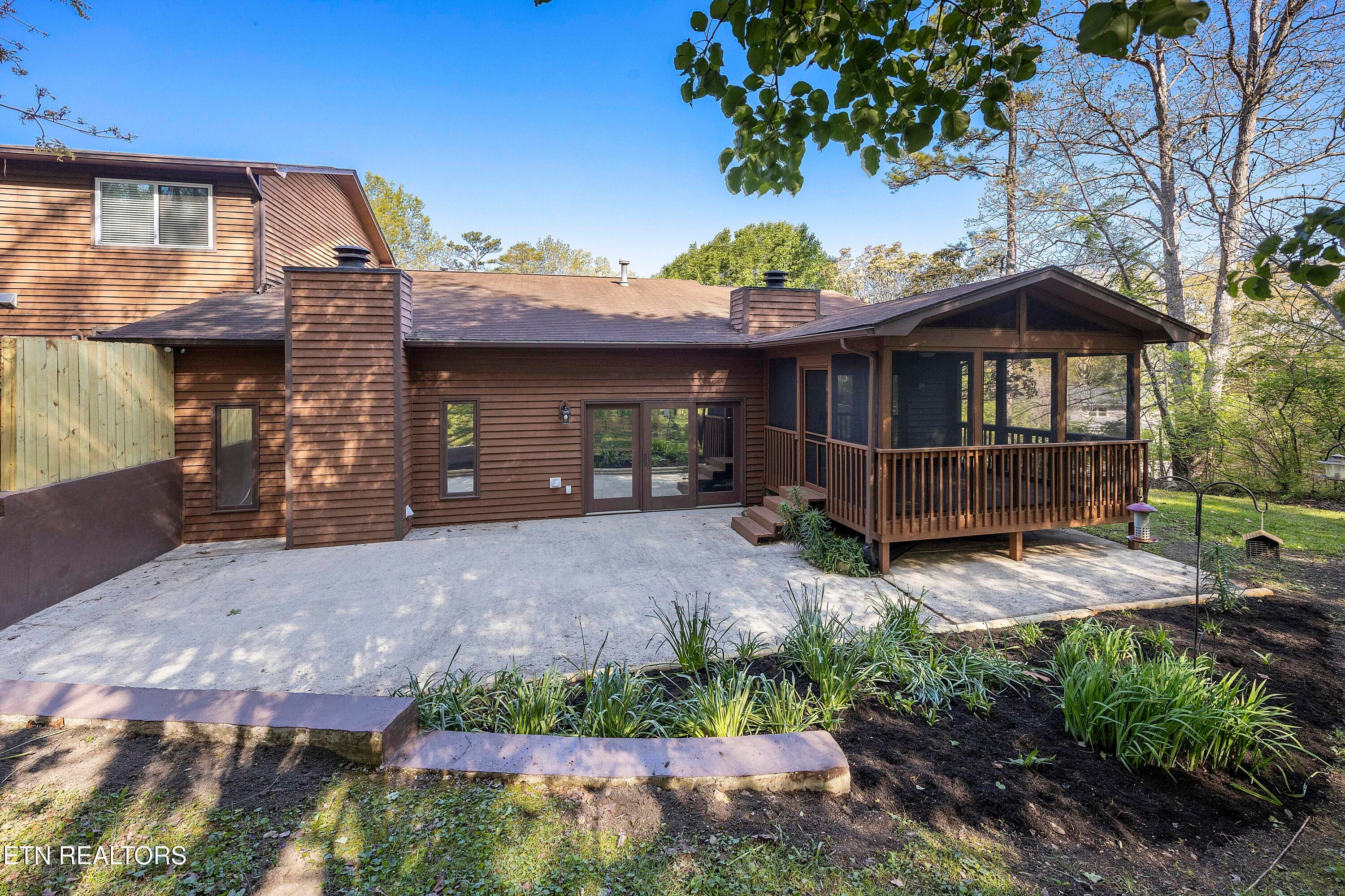 156 Hendrix Drive - 156 Hendrix Drive, Oak Ridge, TN 37830