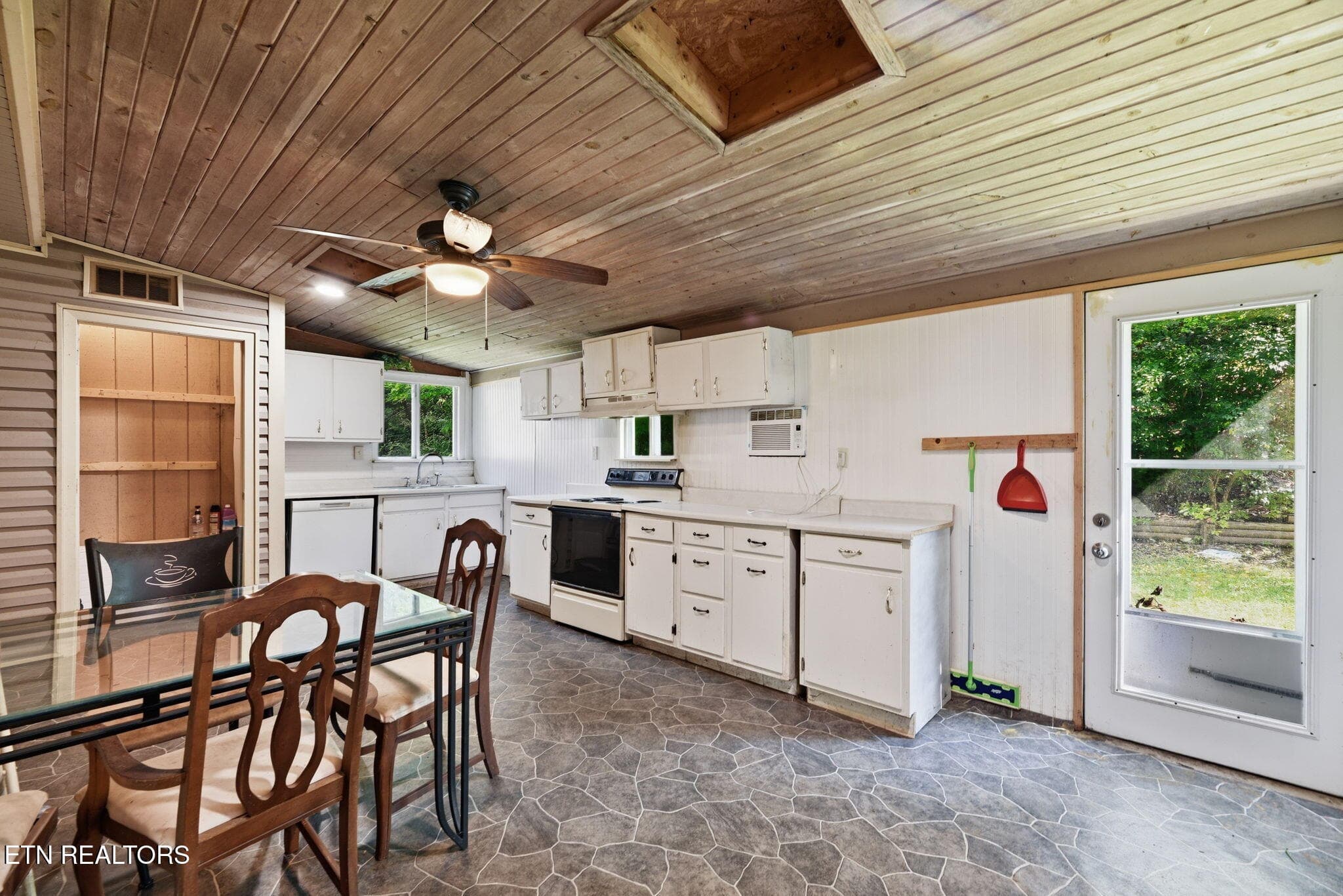 35-web-or-mls-DSC_0661 - 70 Valley Forge Drive, Oak Ridge, TN 37830