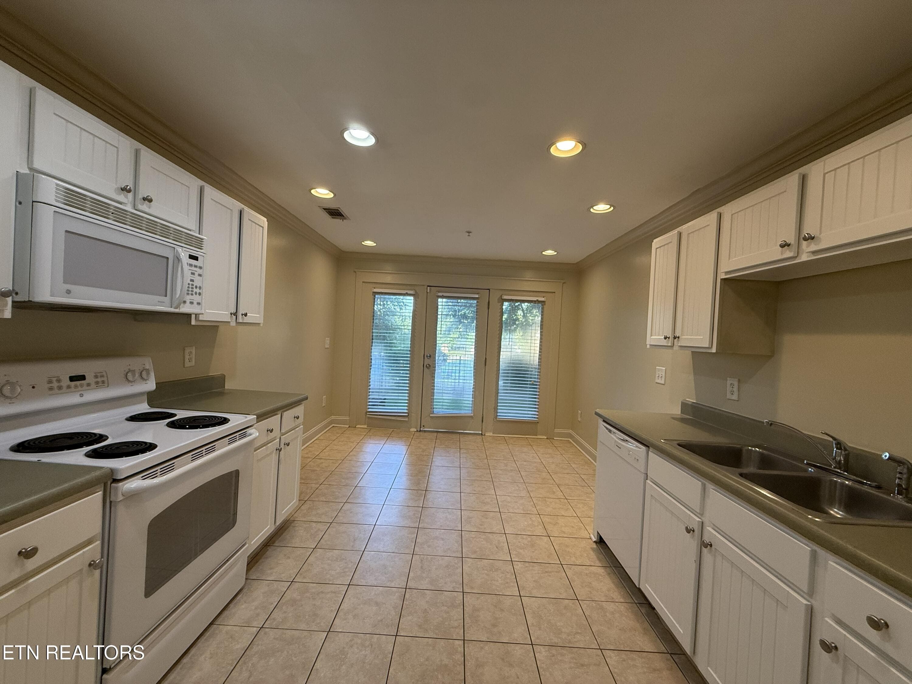 Kitchen2 - 3831 Cherokee Woods Way 102, Knoxville, TN 37920, Knoxville