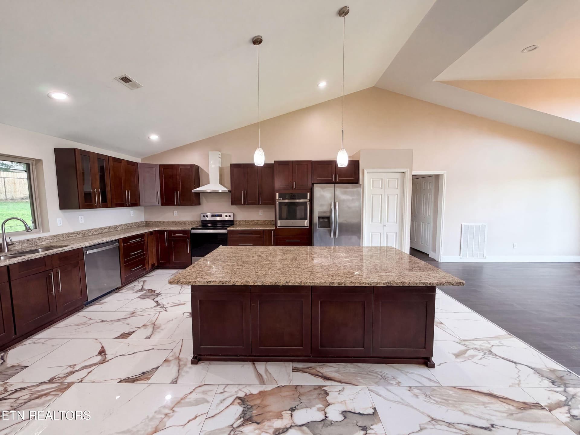 listing_21 - 354 Fairway Drive, Dandridge, TN 37725