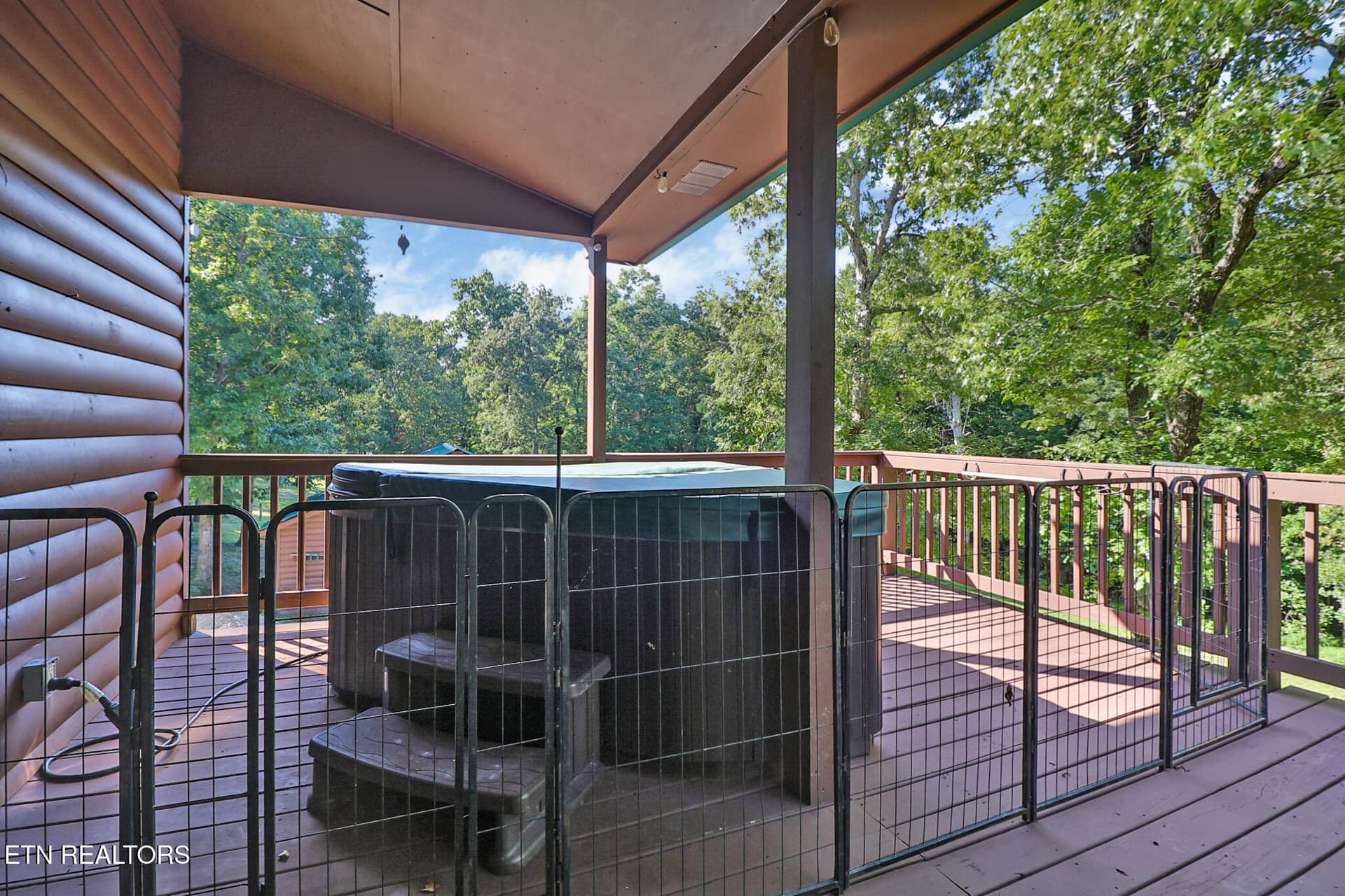 n44a7599-n44a7603 - 358 Red Oak Drive, Jamestown, TN 38556