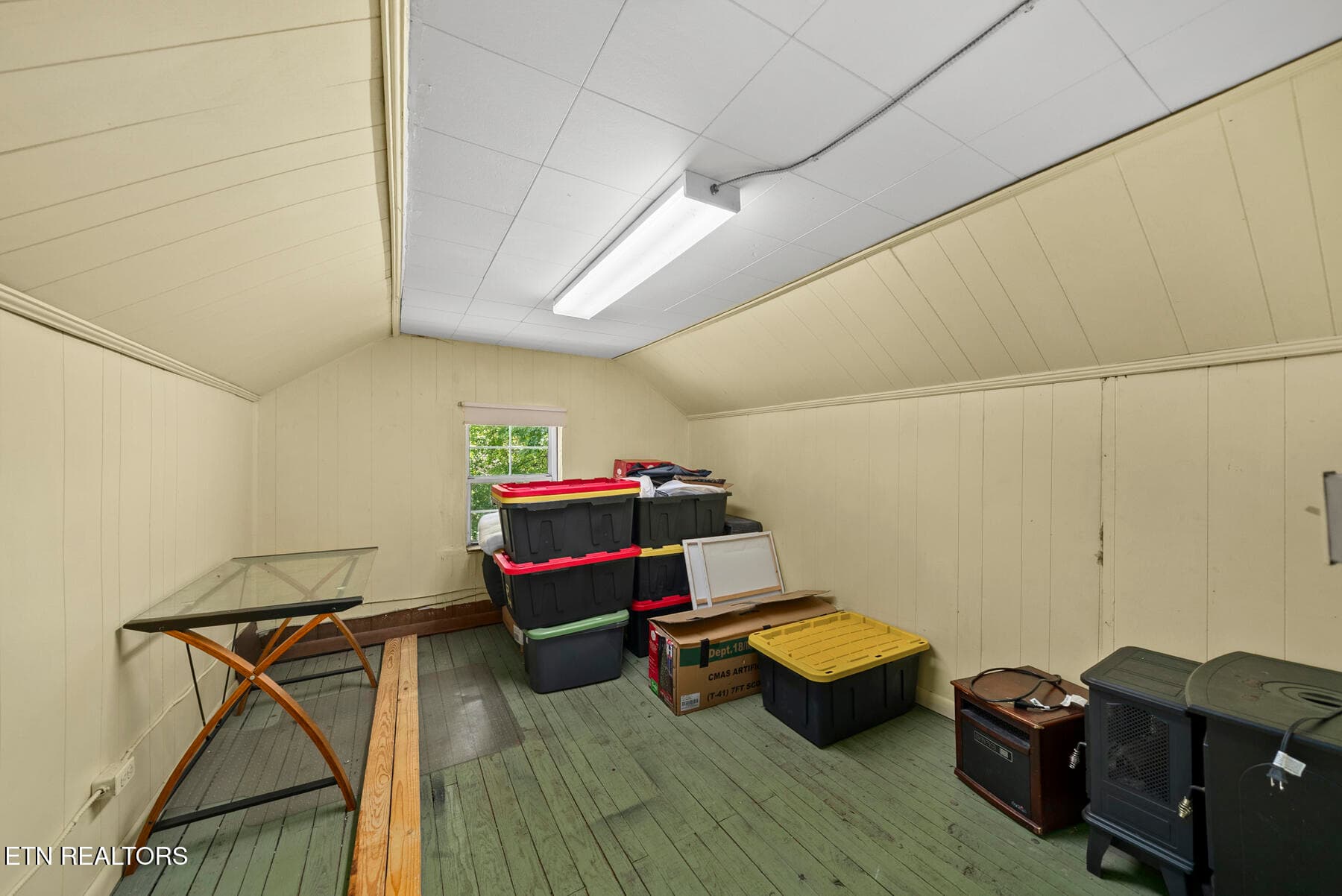 DSC09457 - 384 Woodlee St, Spencer, TN 38585
