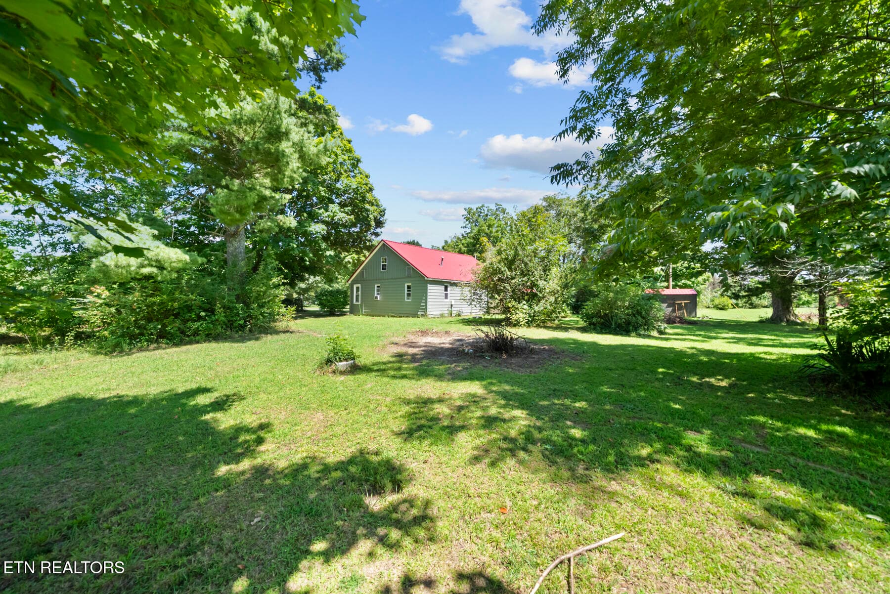 DSC09477 - 384 Woodlee St, Spencer, TN 38585